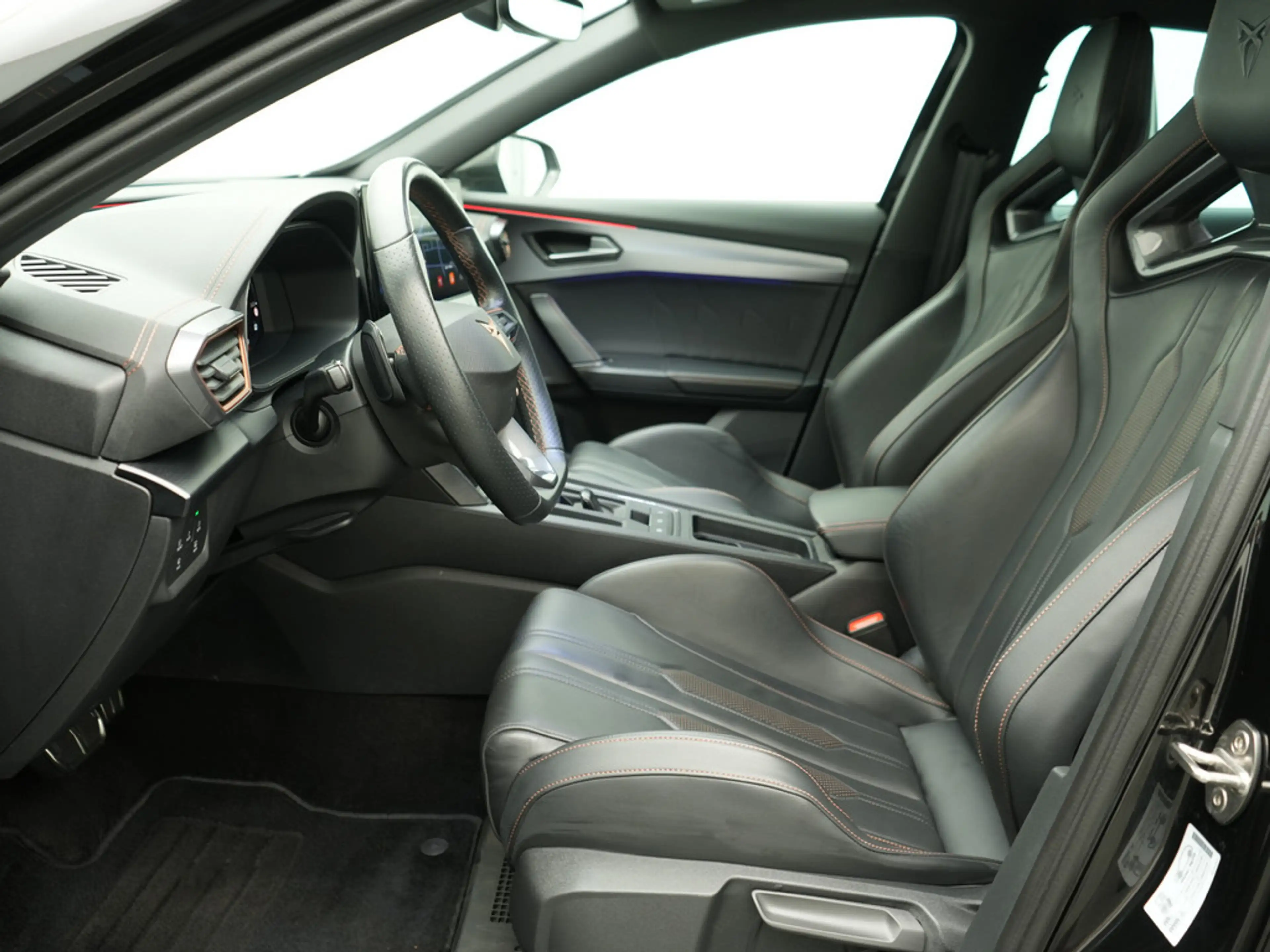 CUPRA Formentor VZ5 MATRIX DCC 360° ACC LEDER KAM — photo 12