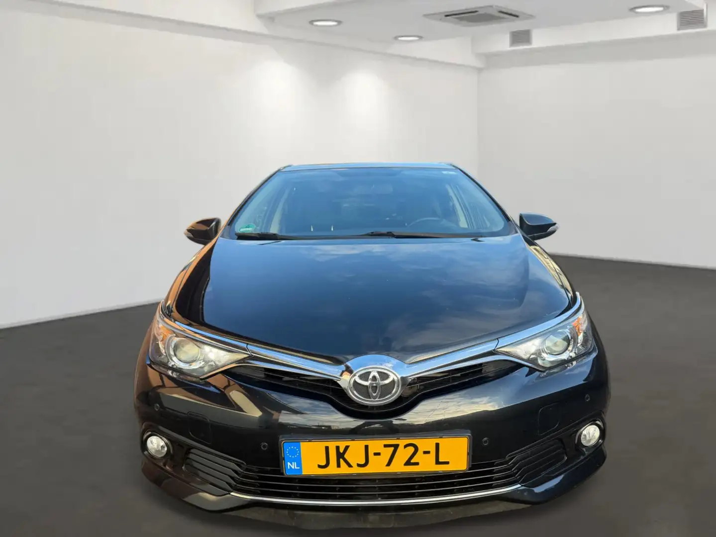 Toyota Auris 1.2T Dynamic Noir - 2