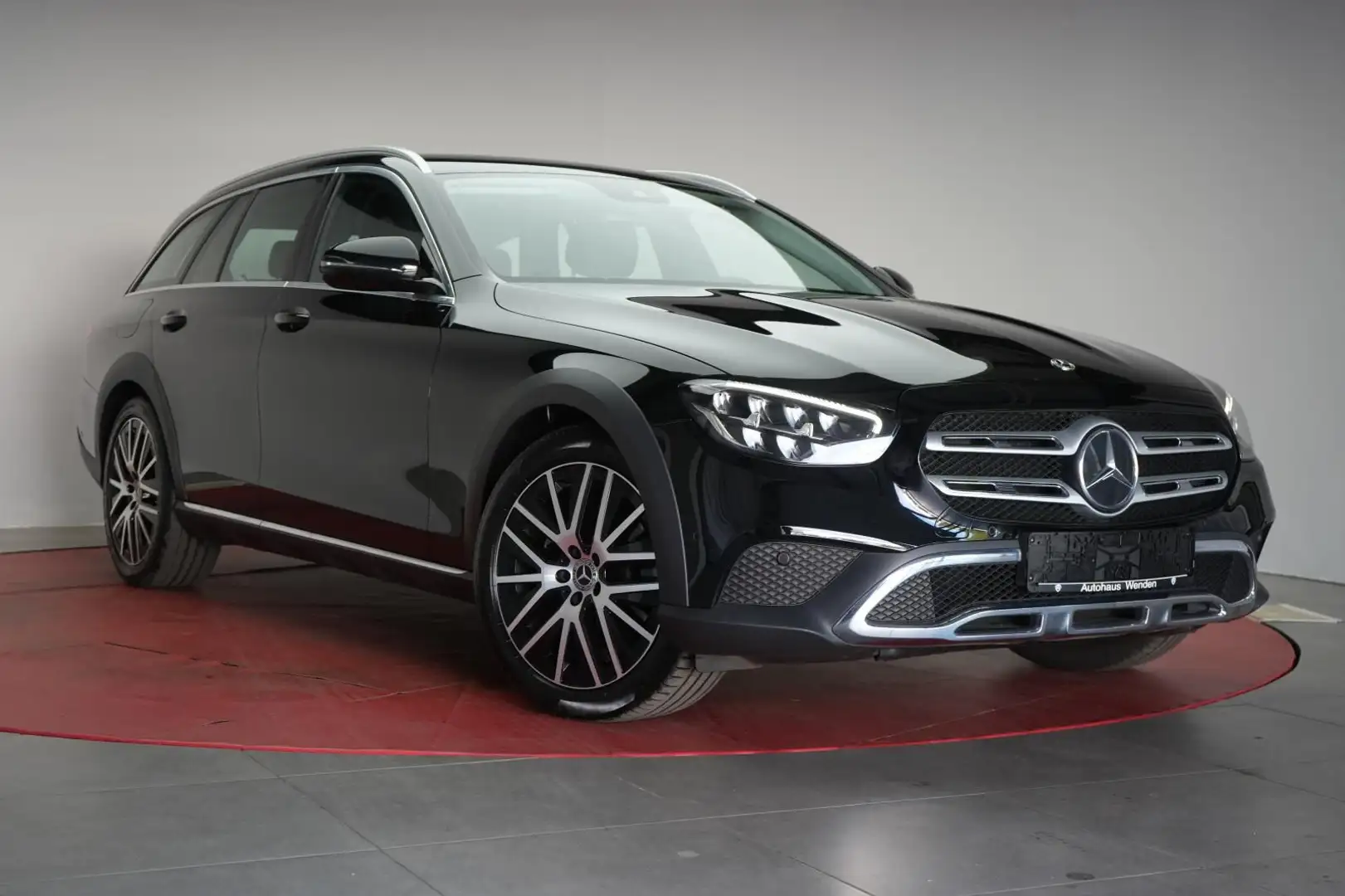 Mercedes-Benz E 220 d 4Matic T All-Terrain 9G-Tronic Avantgard Schwarz - 1