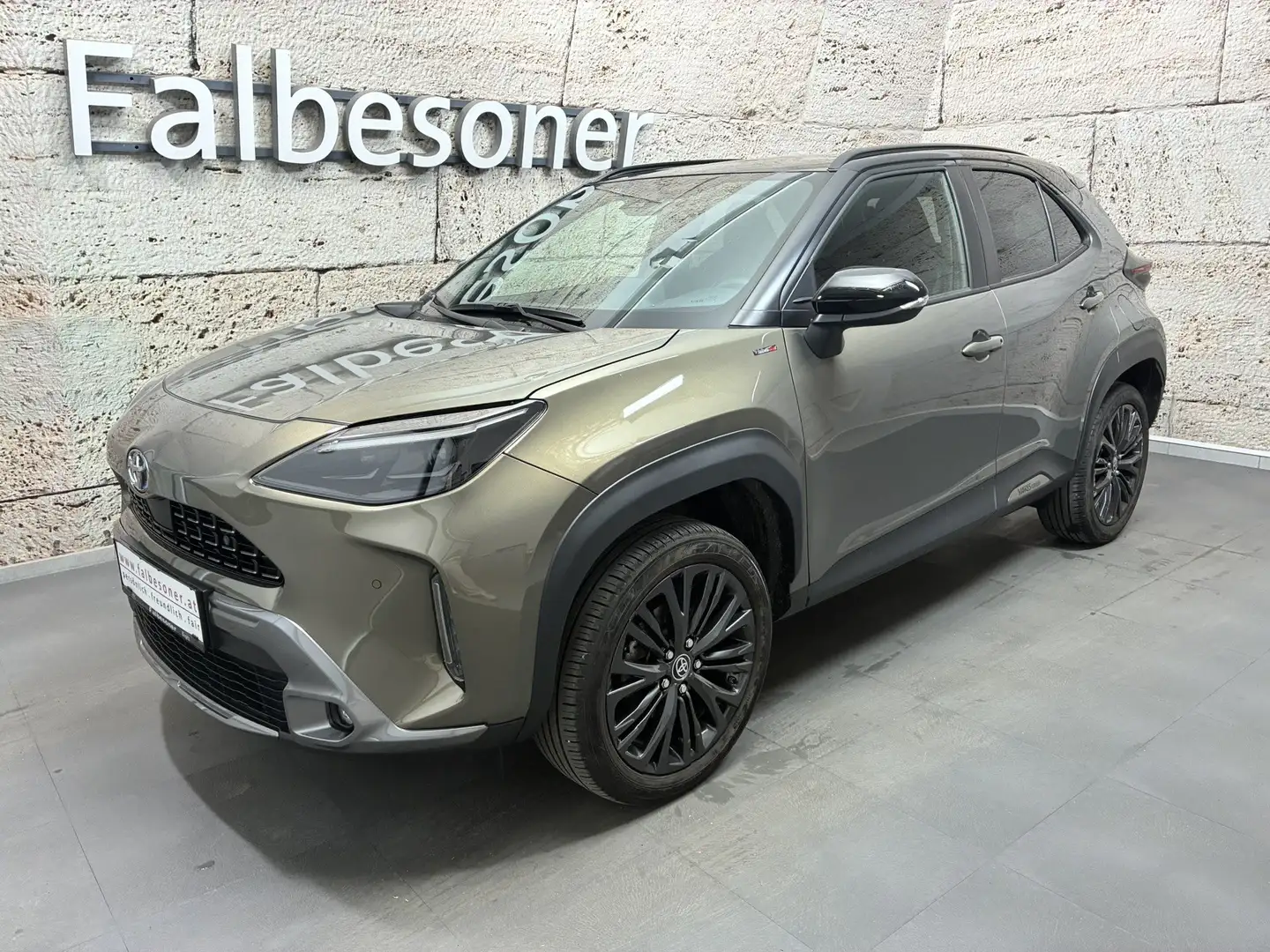 Toyota Yaris Cross Hybrid FWD Adventure Grün - 1