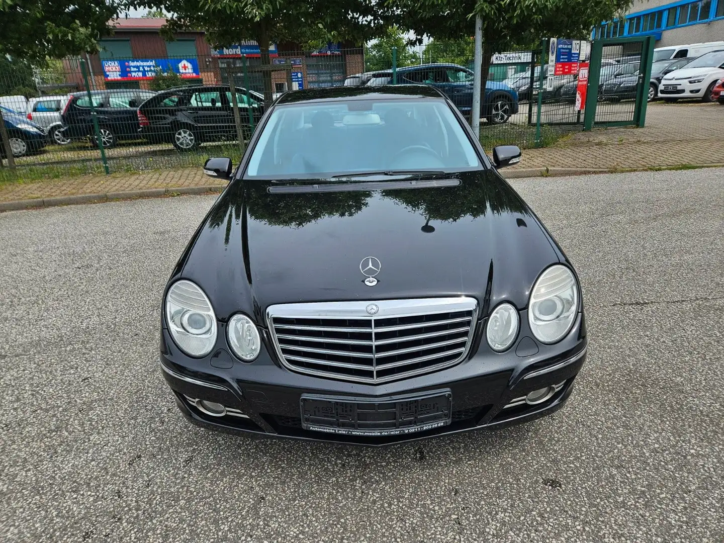 Mercedes-Benz E 200 Limousine E 200 CDI-NAVI-XENON-AHK-TÜV NEU Schwarz - 2