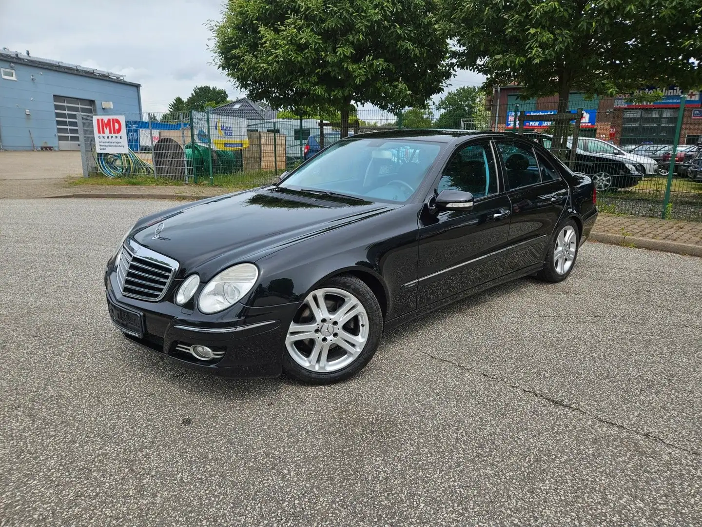 Mercedes-Benz E 200 Limousine E 200 CDI-NAVI-XENON-AHK-TÜV NEU Schwarz - 1