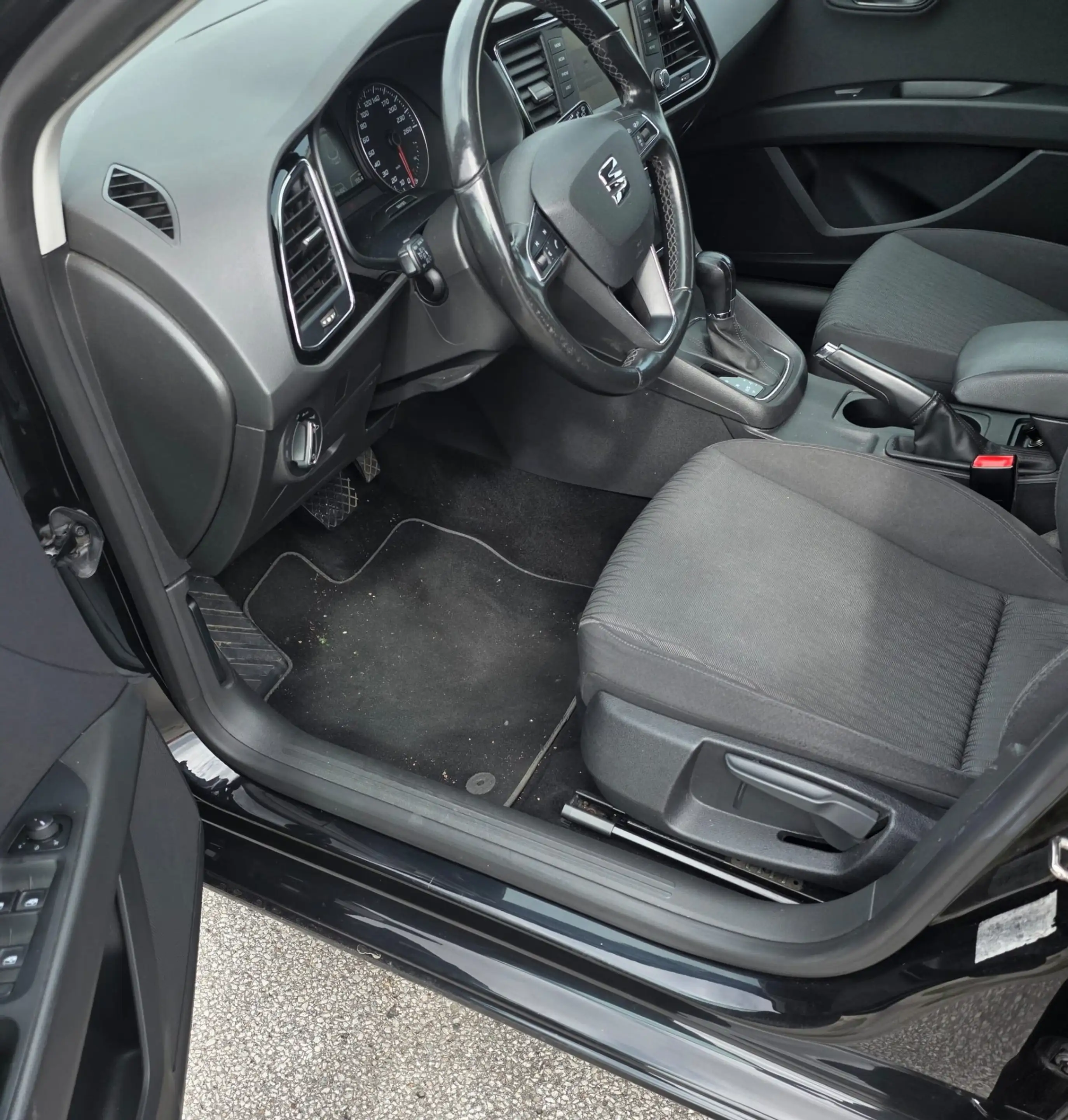 SEAT Leon Leon ST ST 1.2 TSI Start 2 Hand Automatik — photo 5