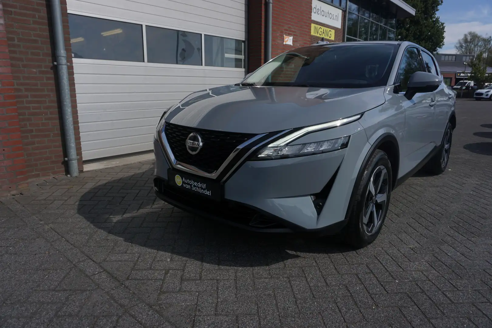 Nissan Qashqai 1.3 MHEV XTRONIC 158PK N-CONNECTA SEPT 2022 1800KG Grijs - 2