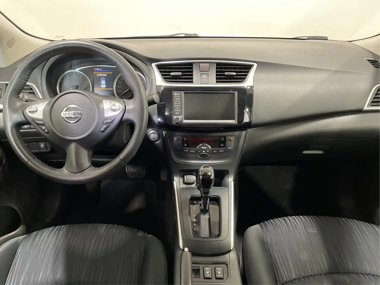Nissan Sentra photo Nissan Sentra