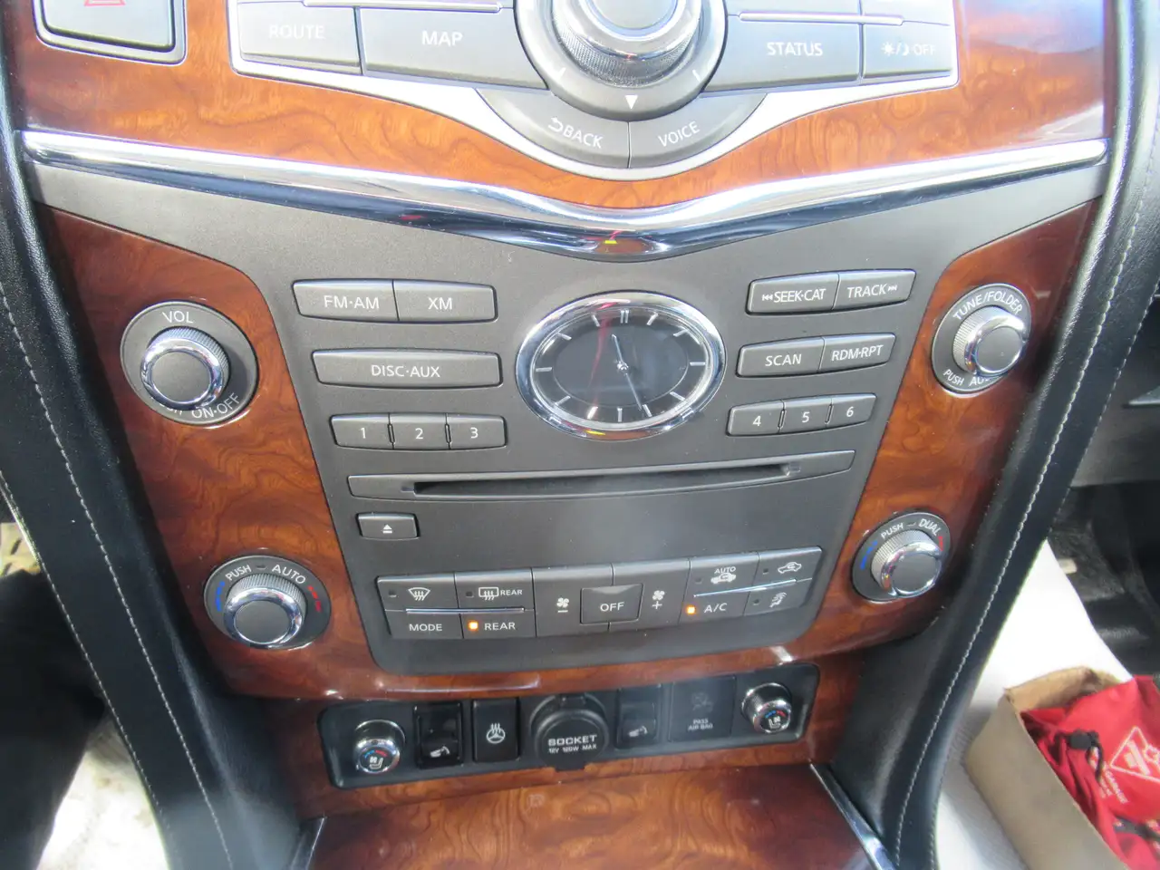 Infiniti QX80 fotografie Infiniti QX80