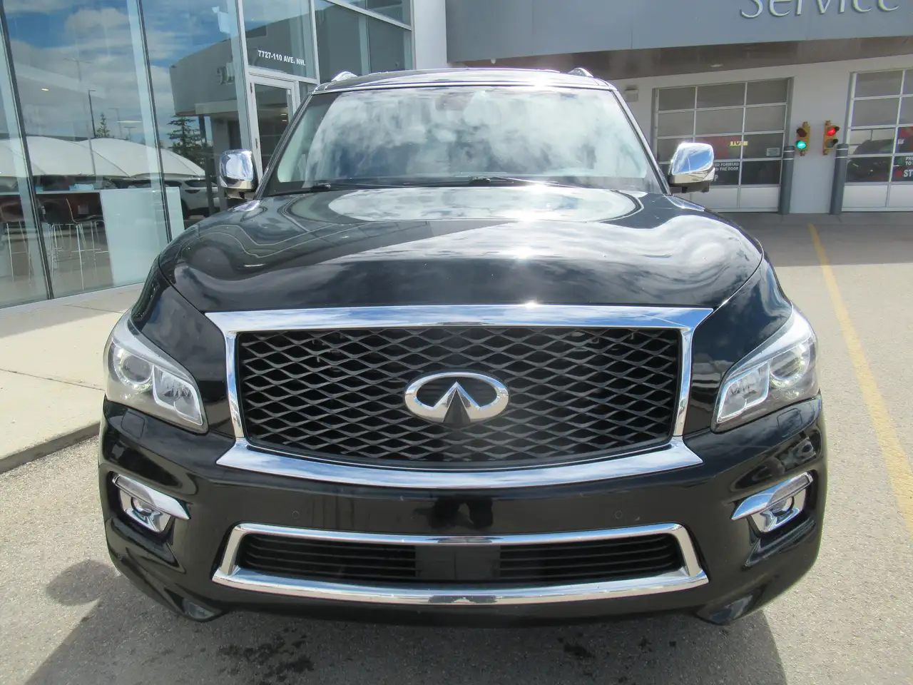 Infiniti QX80 fotografie Infiniti QX80