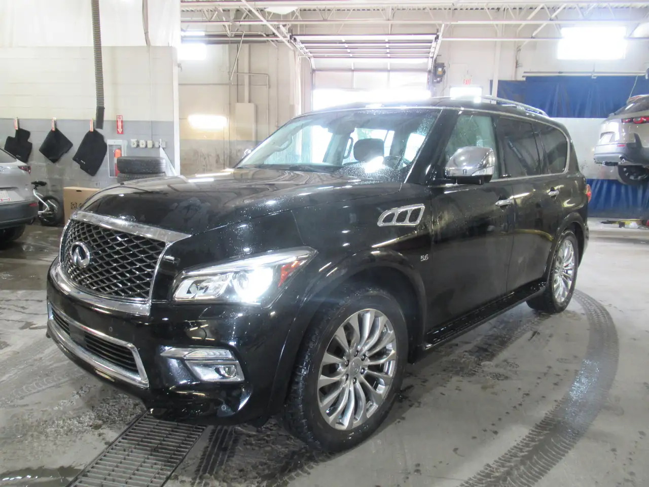 2017 Infiniti QX80