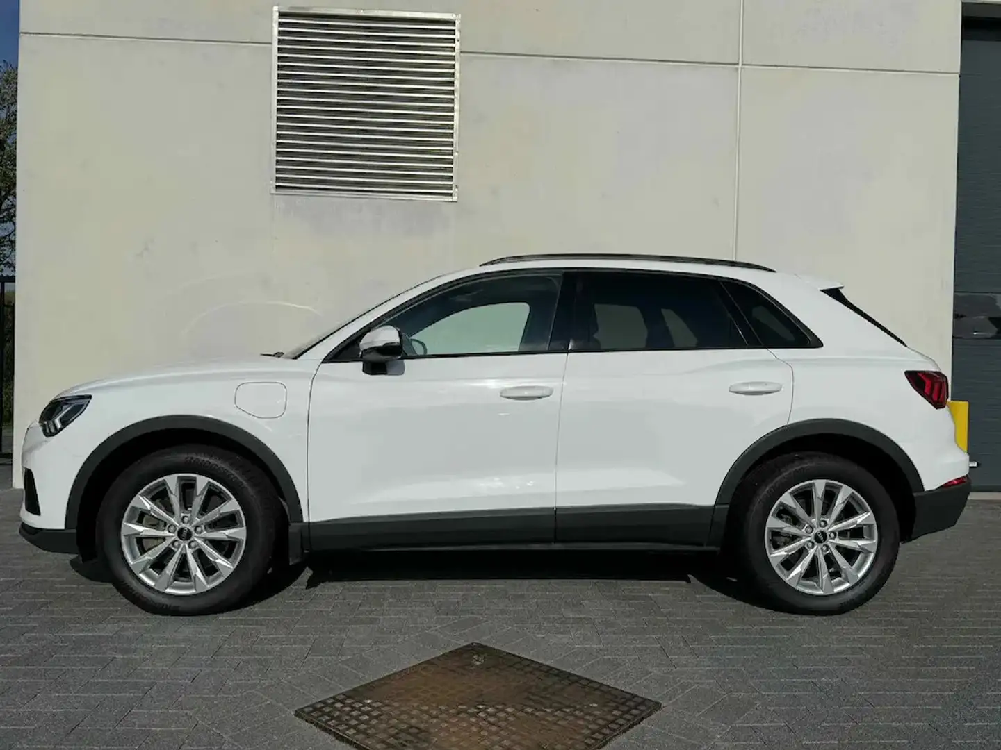 Audi Q3 Q3 PHEV PROLINE 45TFSIe 245PK Wit - 2