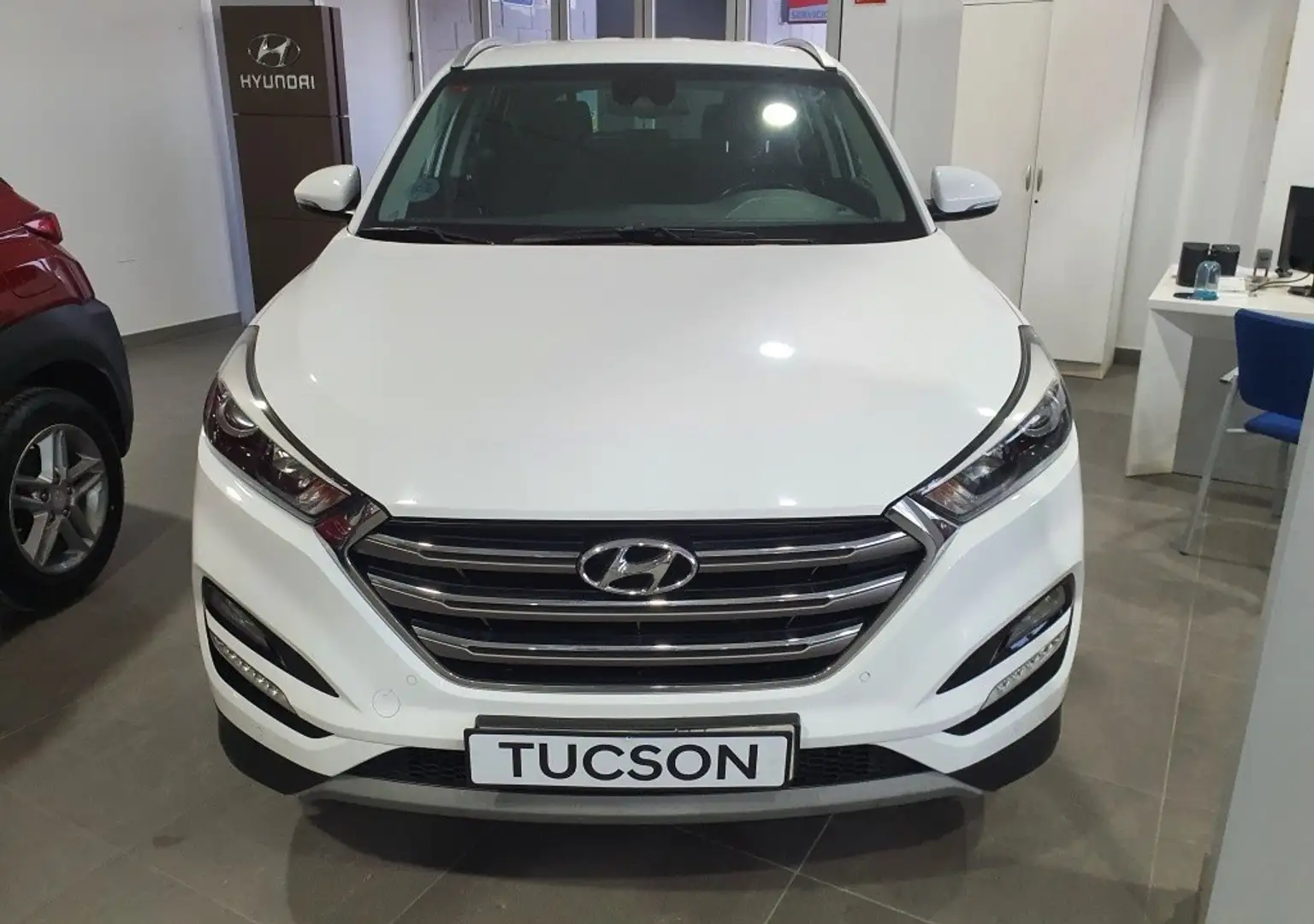 Hyundai TUCSON 1.7CRDI BD Tecno Safe DT 4x2 141 Weiß - 1