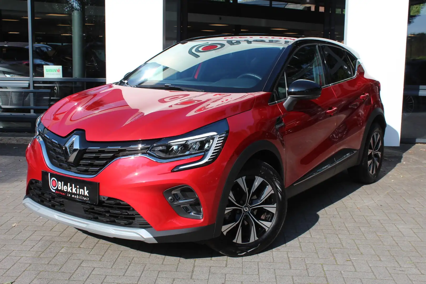 Renault Captur 1.3 TCe 140 Intens Rood - 1