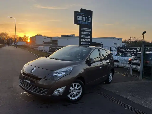 Renault Grand Scenic III (R95) 1.5 dCi 110ch Carminat TomTom Clim Régulateur GPS