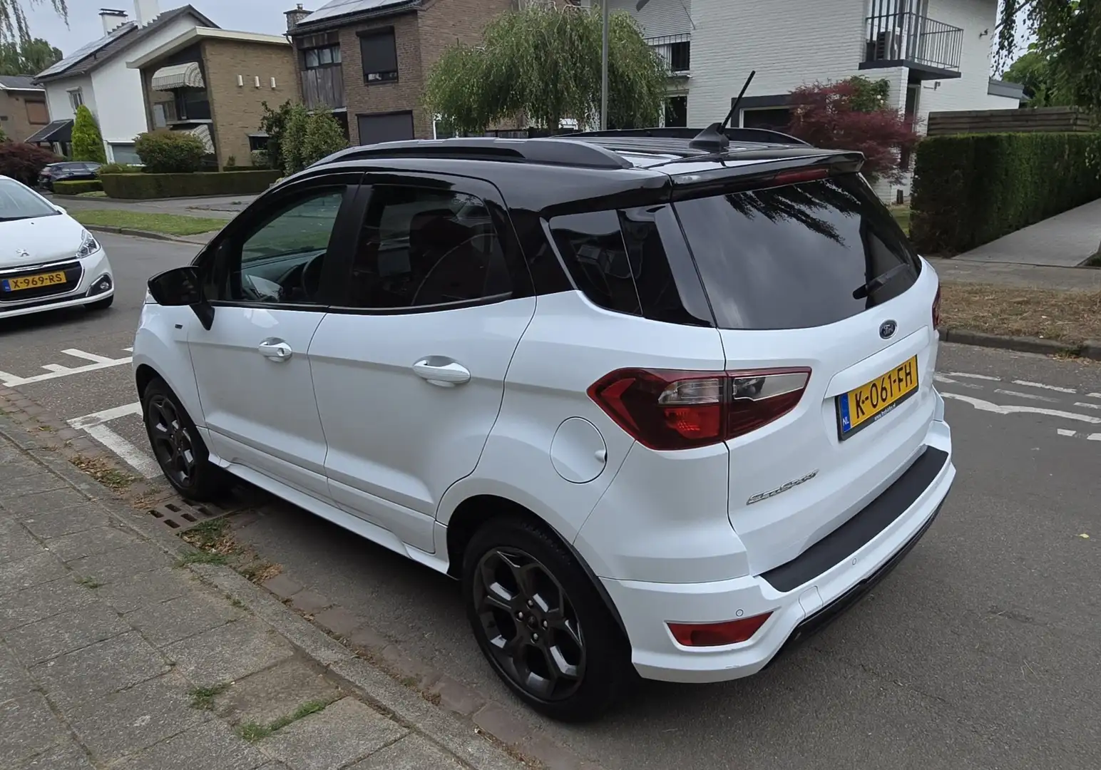 Ford EcoSport 1.0 EB ST-Line Black Wit - 2