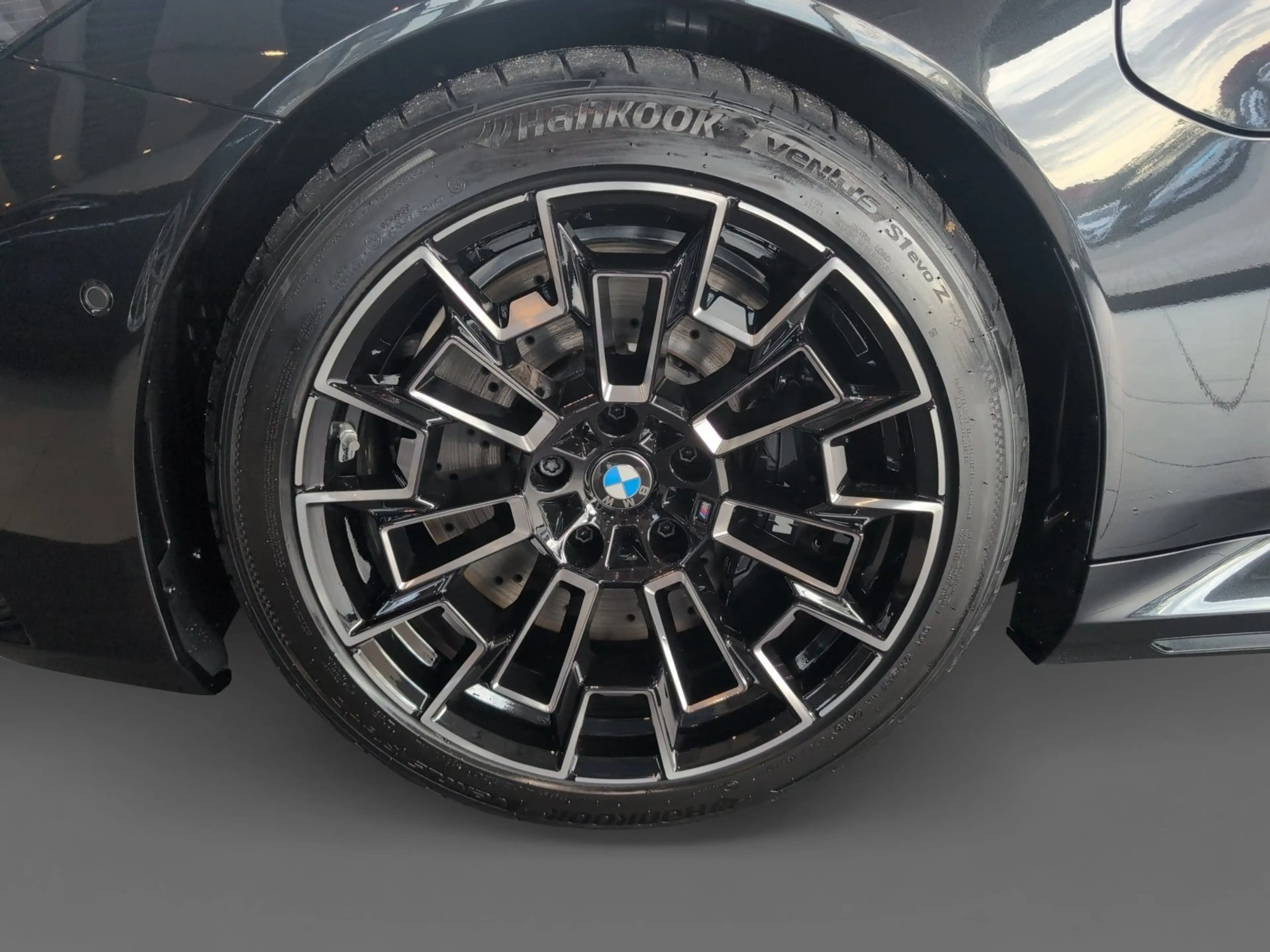 BMW M5 Limousine — photo 9