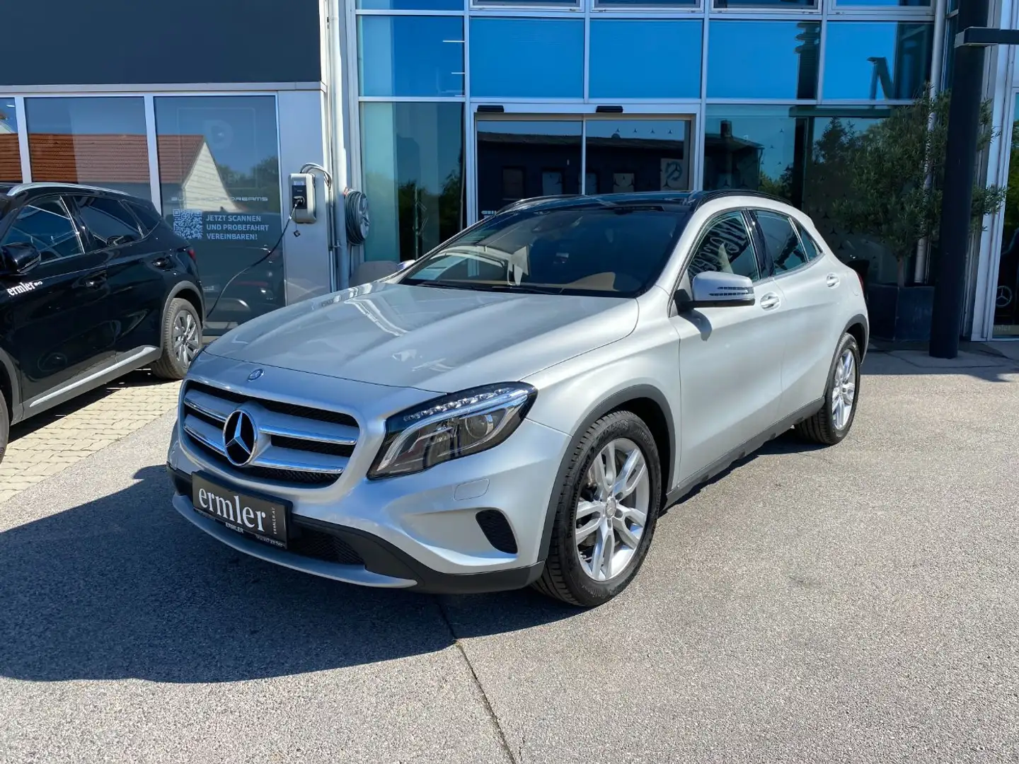 Mercedes-Benz GLA 220 CDI 4MATIC RKam Klima Shz eHeck Grau - 2