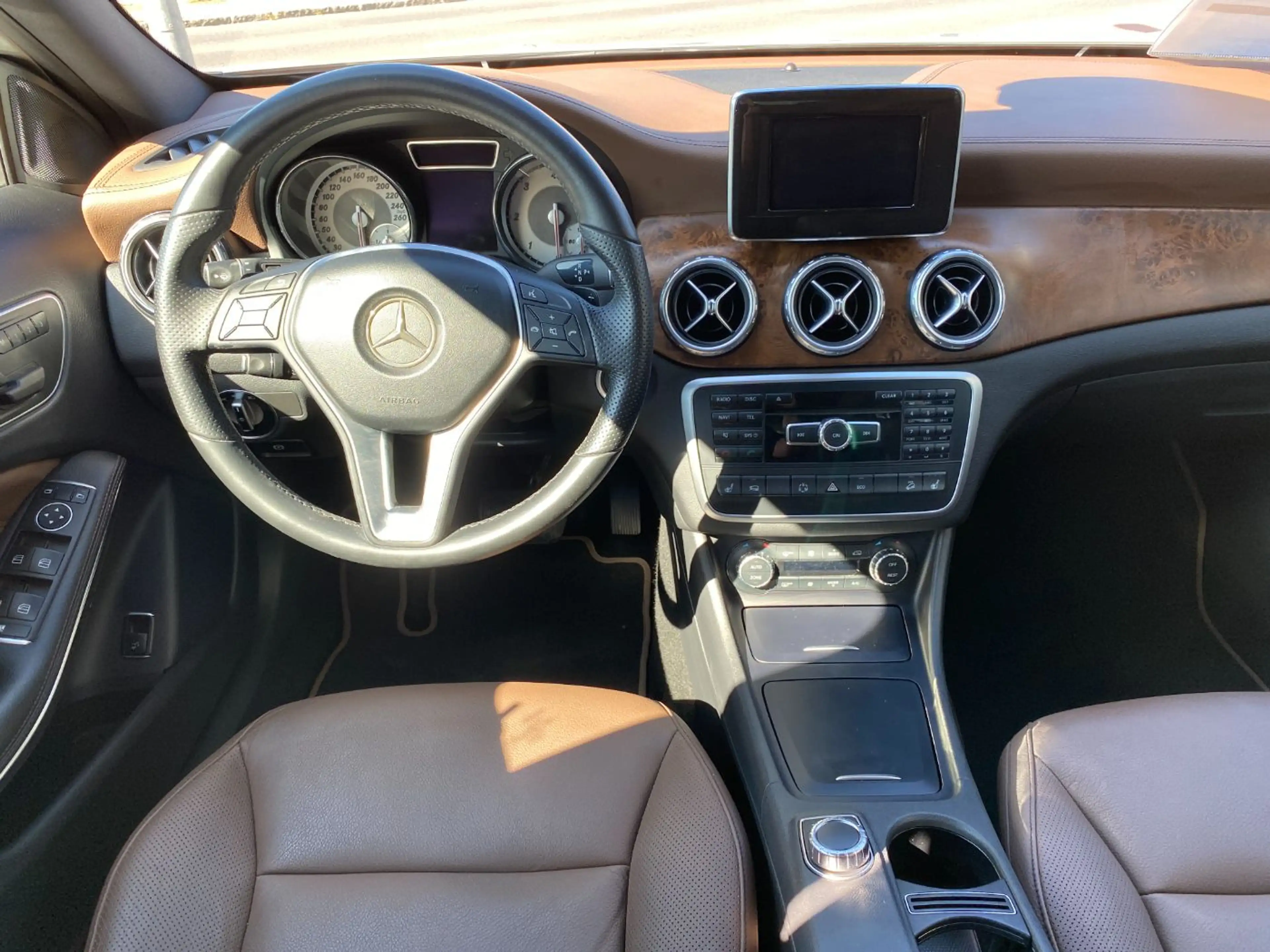 Mercedes-Benz GLA 220 CDI 4MATIC RKam Klima Shz eHeck — photo 7