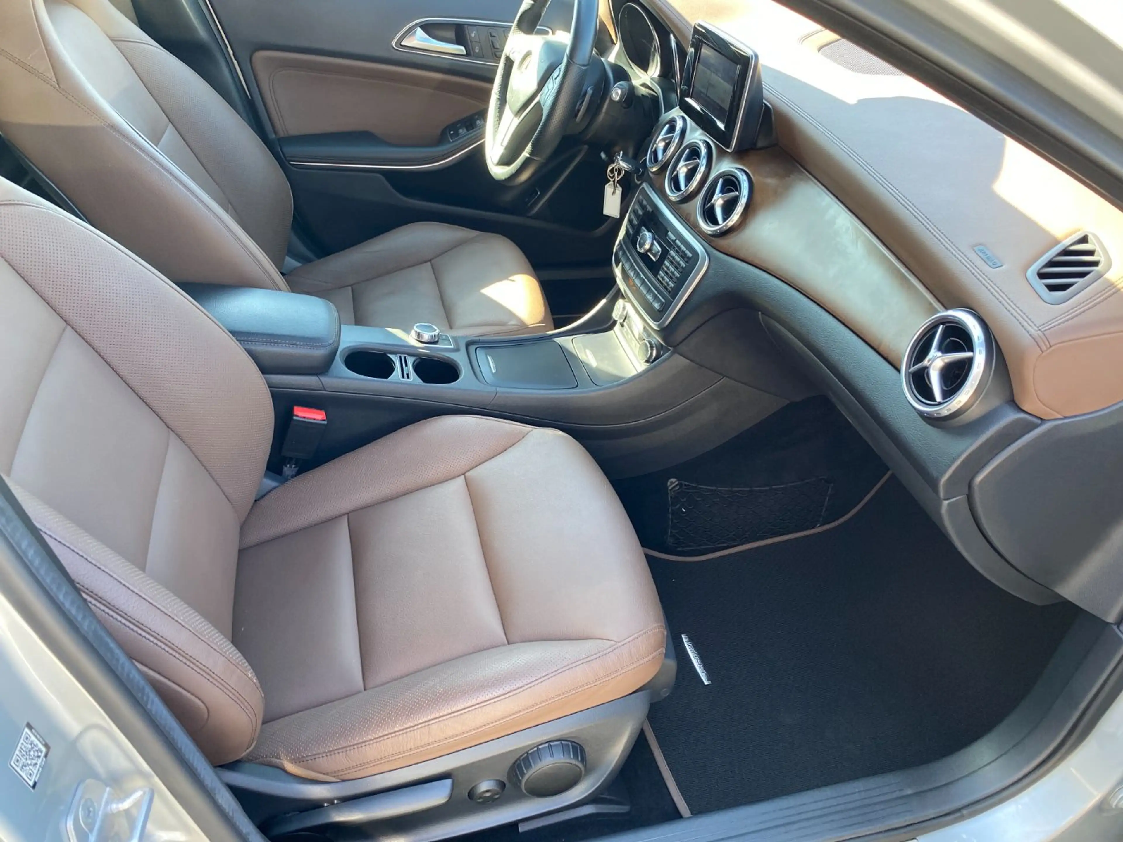 Mercedes-Benz GLA 220 CDI 4MATIC RKam Klima Shz eHeck — photo 12