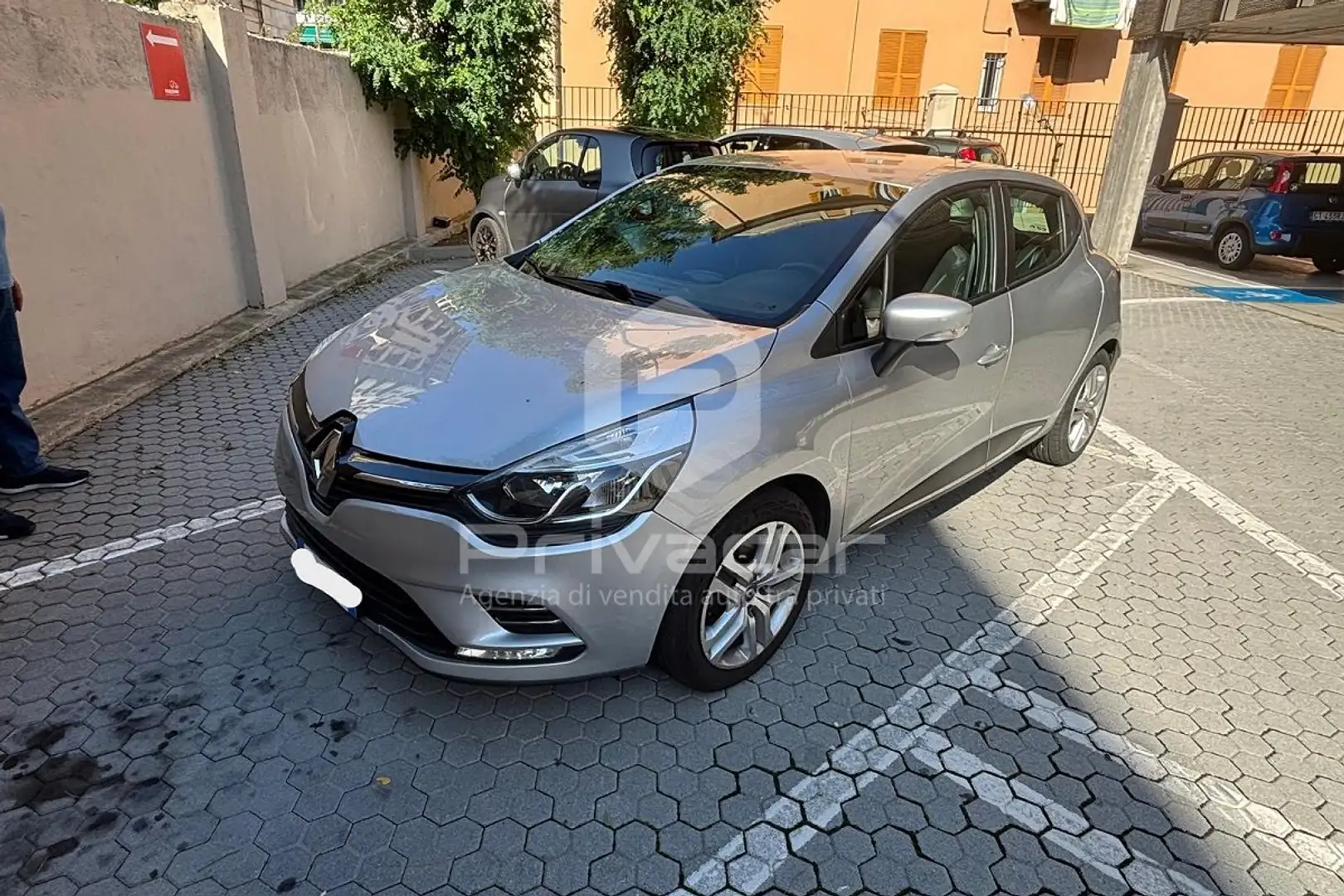 Renault Clio Clio TCe 12V 75 CV 5 porte Generation Zilver - 1