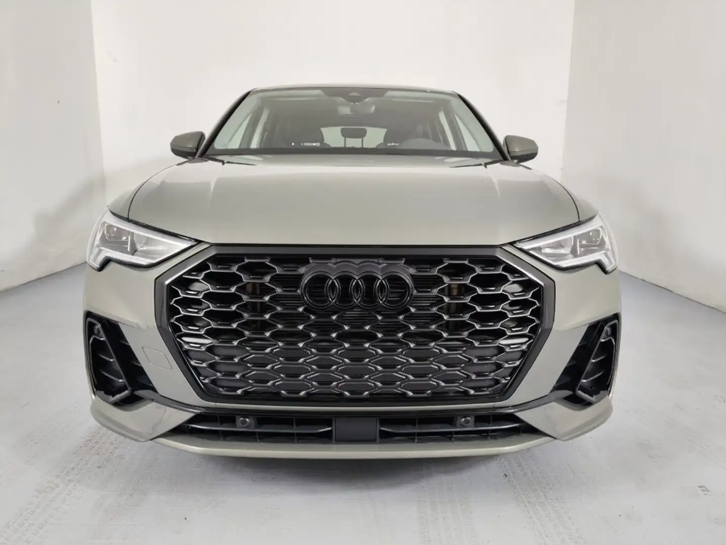 Audi Q3 SPB 35 TFSI S tronic S line Identity Black Grigio - 2