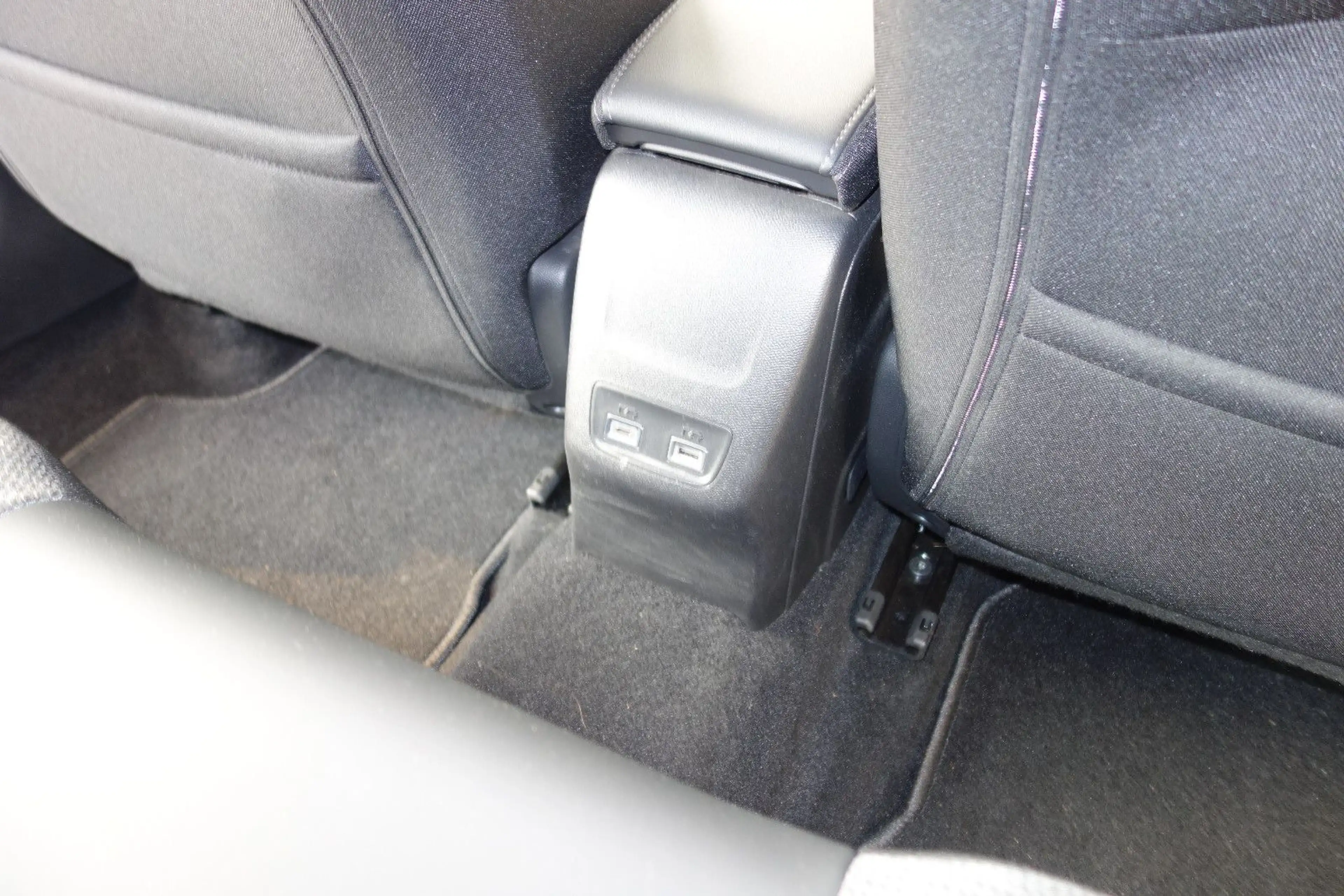 Peugeot 208 Allure PureTech 100/.1-Hand,6-gang,Klima — photo 12
