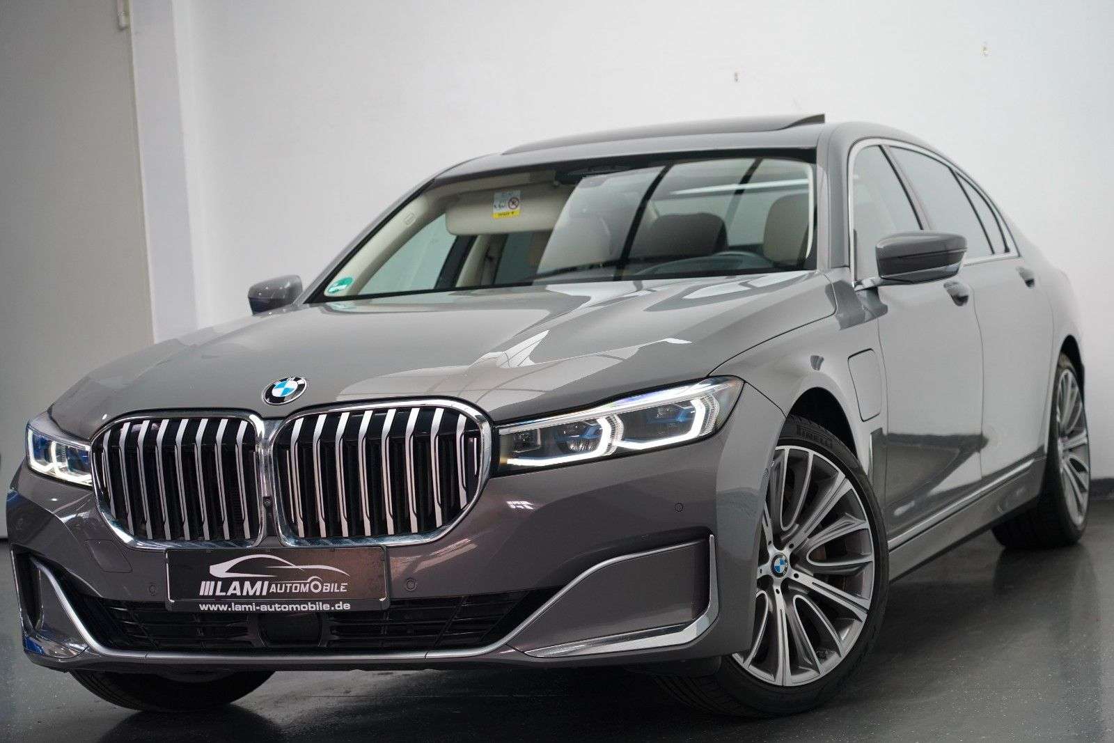 BMW 745
