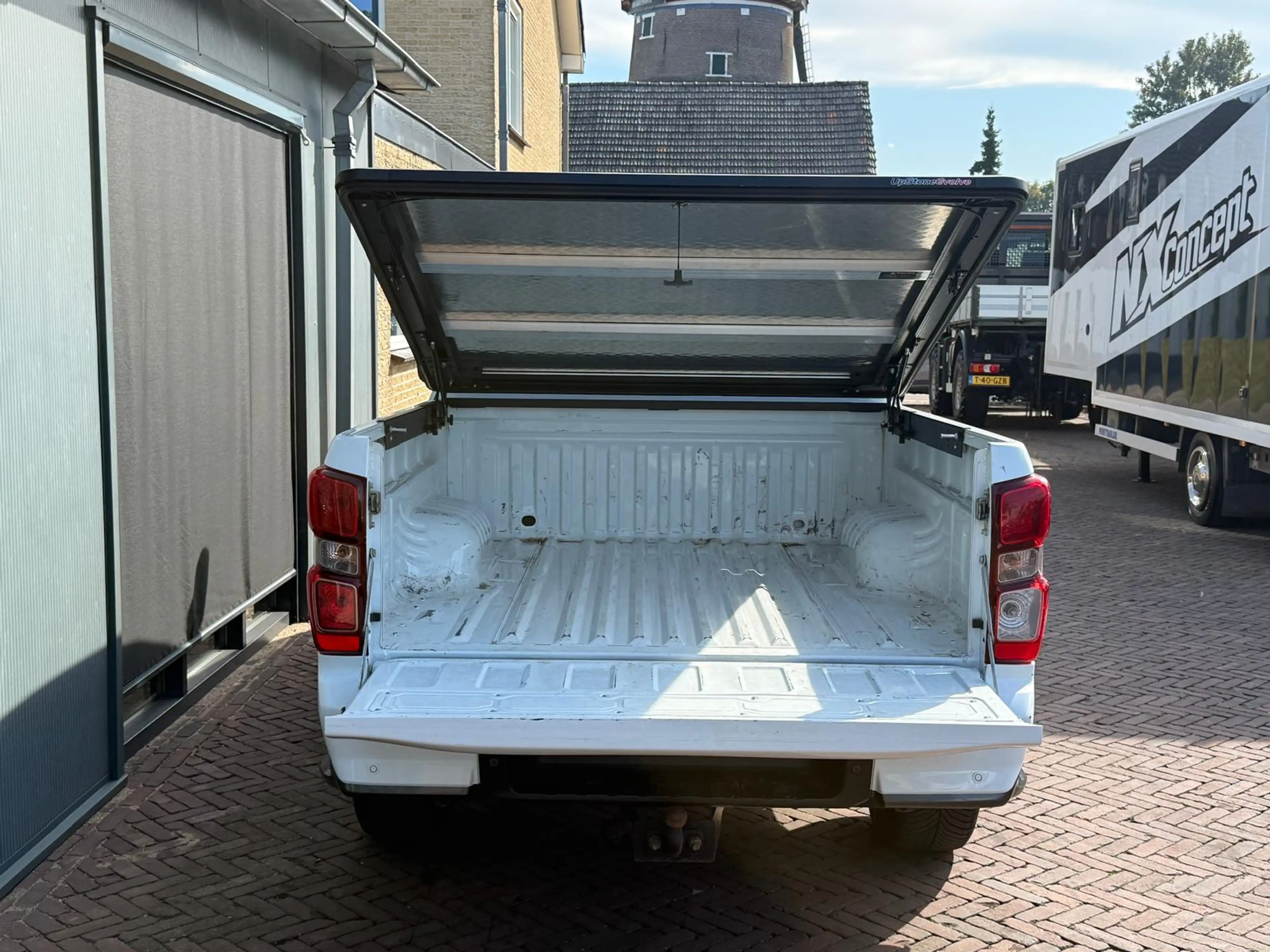 Isuzu D-Max 1.9 Extended Cab LS 4WD 3500KG Trekgewicht Dealer — photo 4