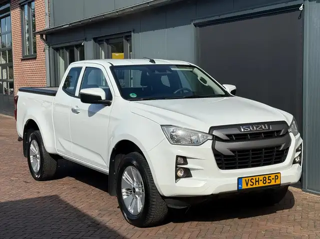 Isuzu D-Max 1.9 Extended Cab LS 4WD 3500KG Trekgewicht Dealer