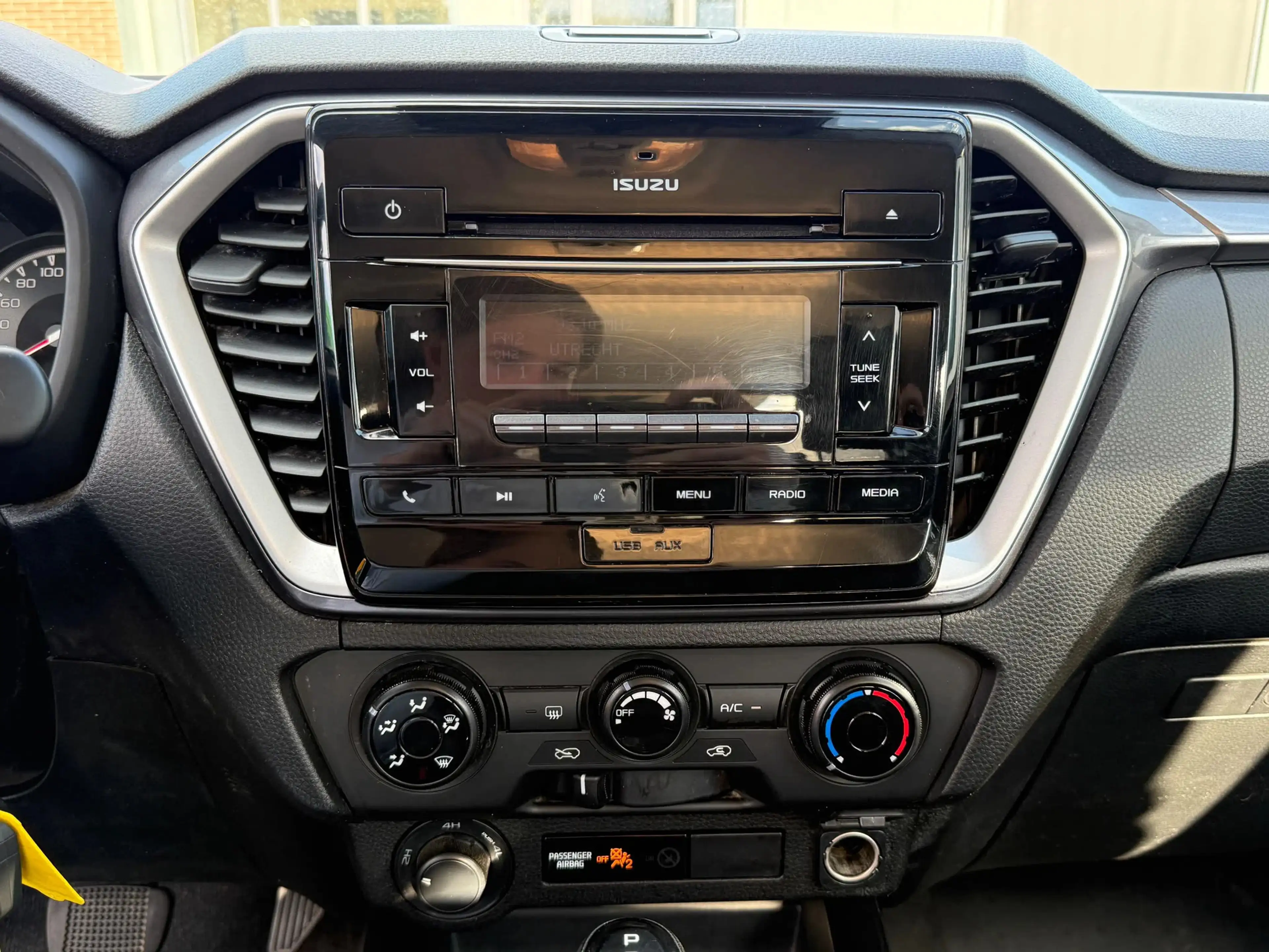 Isuzu D-Max 1.9 Extended Cab LS 4WD 3500KG Trekgewicht Dealer — photo 10