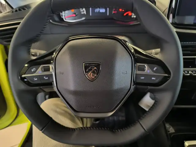 Peugeot 208 view 15