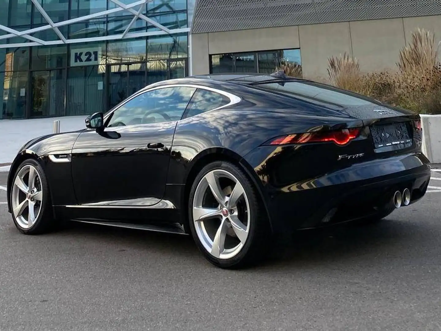 Jaguar F-Type F-Type P380 Coupe 3,0 AWD R-Dynamic Aut. R-Dynamic Schwarz - 2