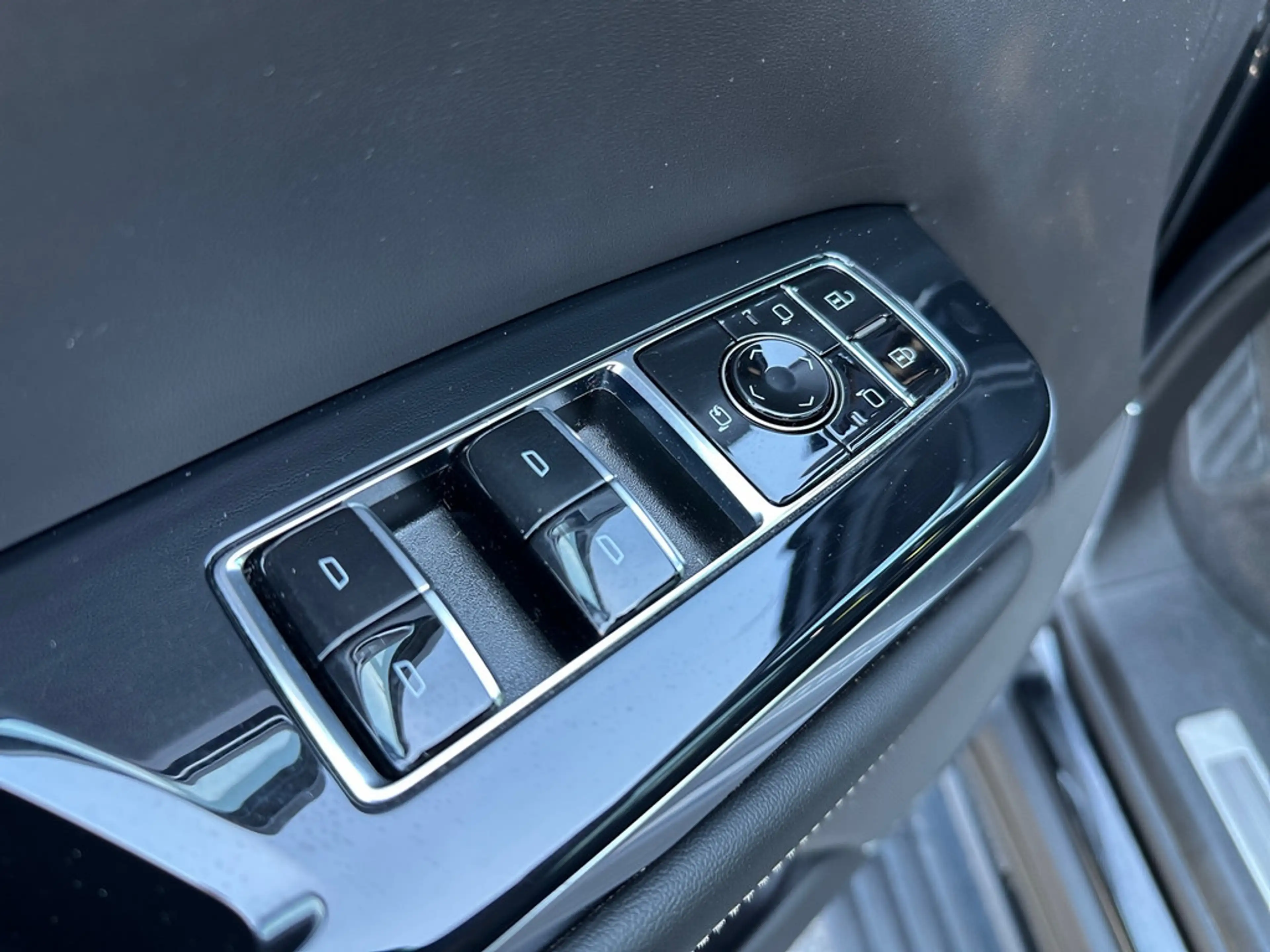 Cadillac Escalade ESV Sport Platinum neuer Austauschmo — photo 15