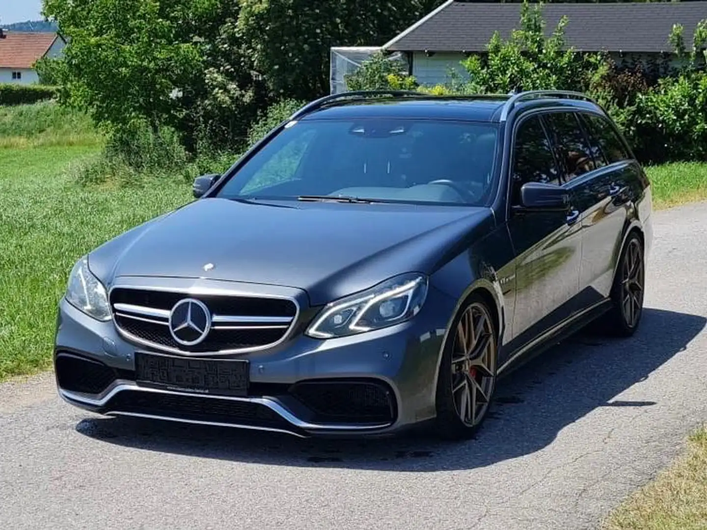 Mercedes-Benz E 63 AMG E 63 AMG S 4MATIC T Aut. AMG Grijs - 1