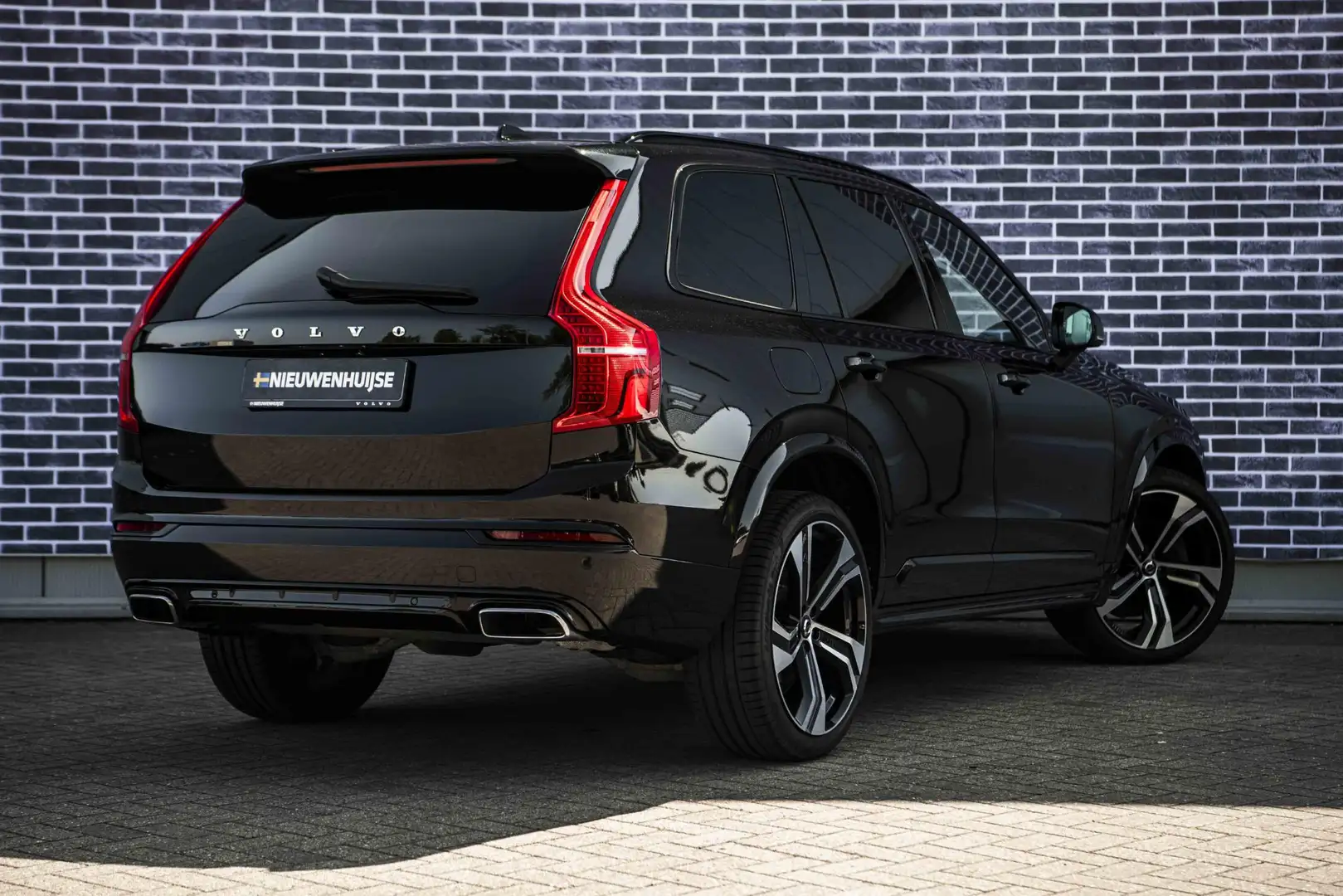 Volvo XC90 B5 AWD R-Design | GRIJS KENTEKEN | Luchtvering | N Zwart - 2