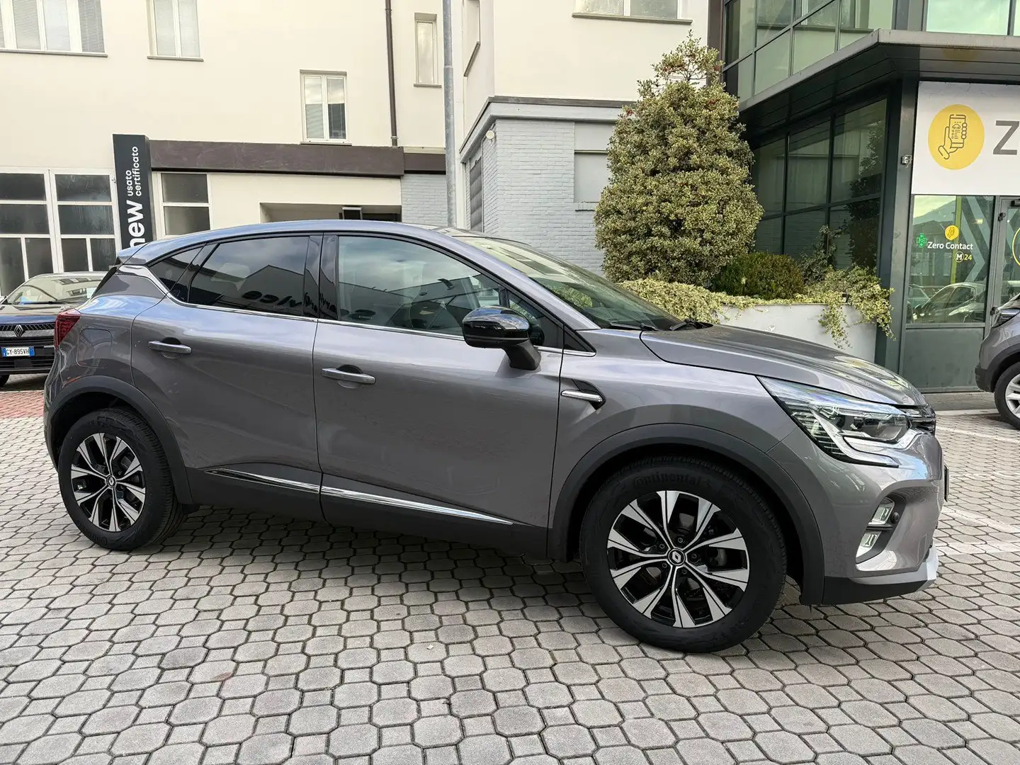 Renault Captur Techno TCe 100 CV GPL rif.GK835 Grau - 2