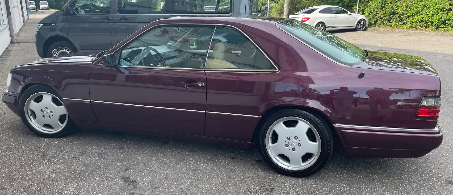 Mercedes-Benz Baureihe 124 CE-Klasse 300 CE Leder Memory Schiebedach Rot - 1