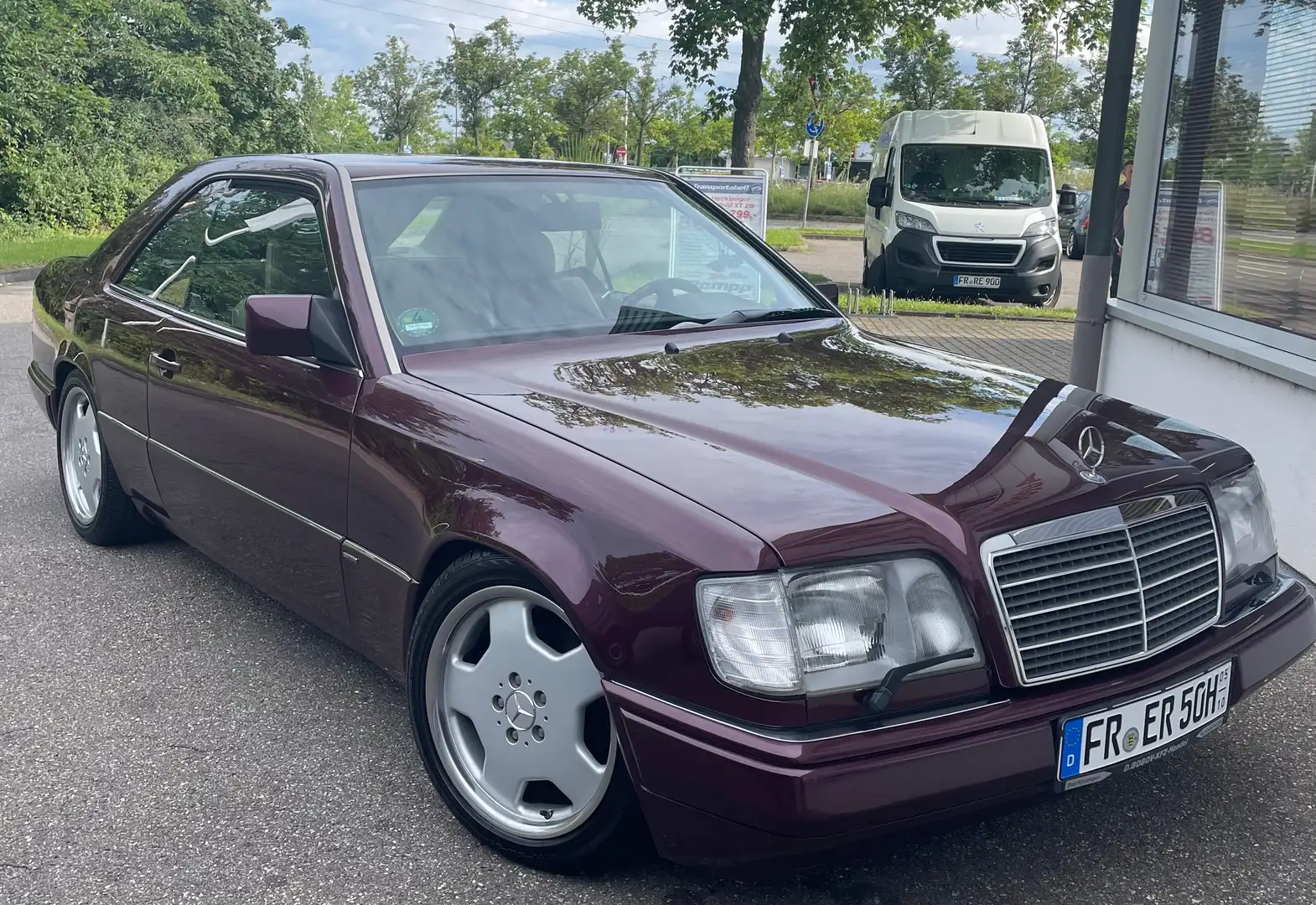 Mercedes-Benz Baureihe 124 CE-Klasse 300 CE Leder Memory Schiebedach Rot - 1