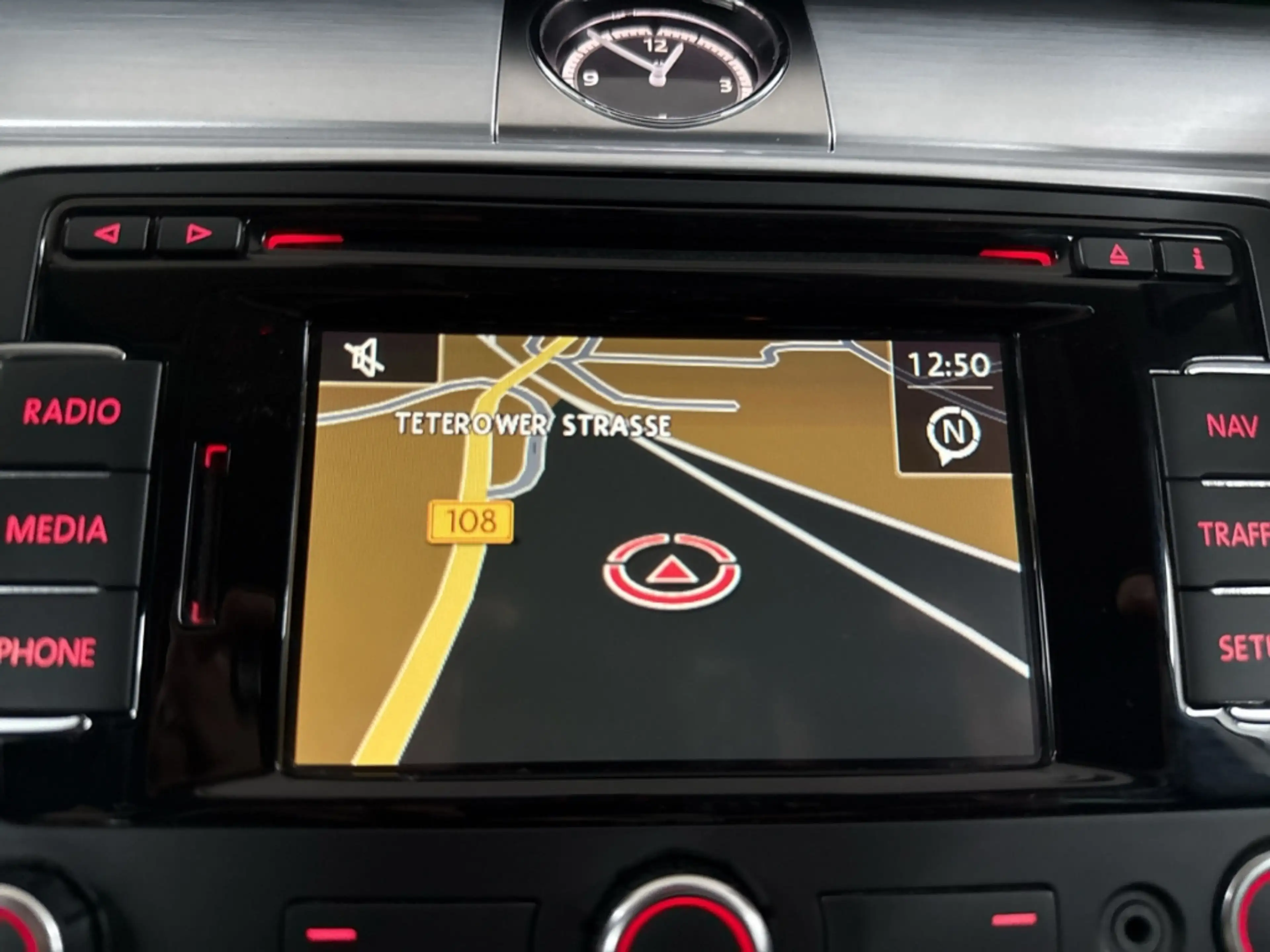 Volkswagen CC 2.0 TDI Bi-XENON TEMPOMAT PDC SITZHEIZUNG — photo 14