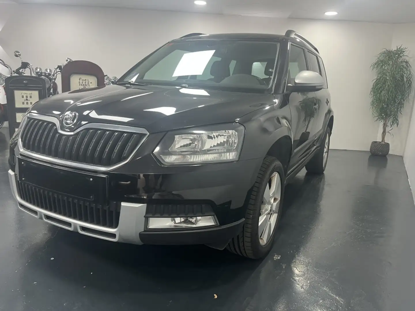 Skoda Yeti 1.2 TSI Ambition 4x2 DSG 81kW Negro - 2