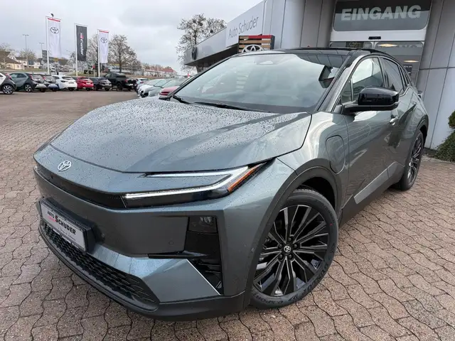 Toyota C-HR + 4x4 Lounge **SKY&SOUND PAKET**
