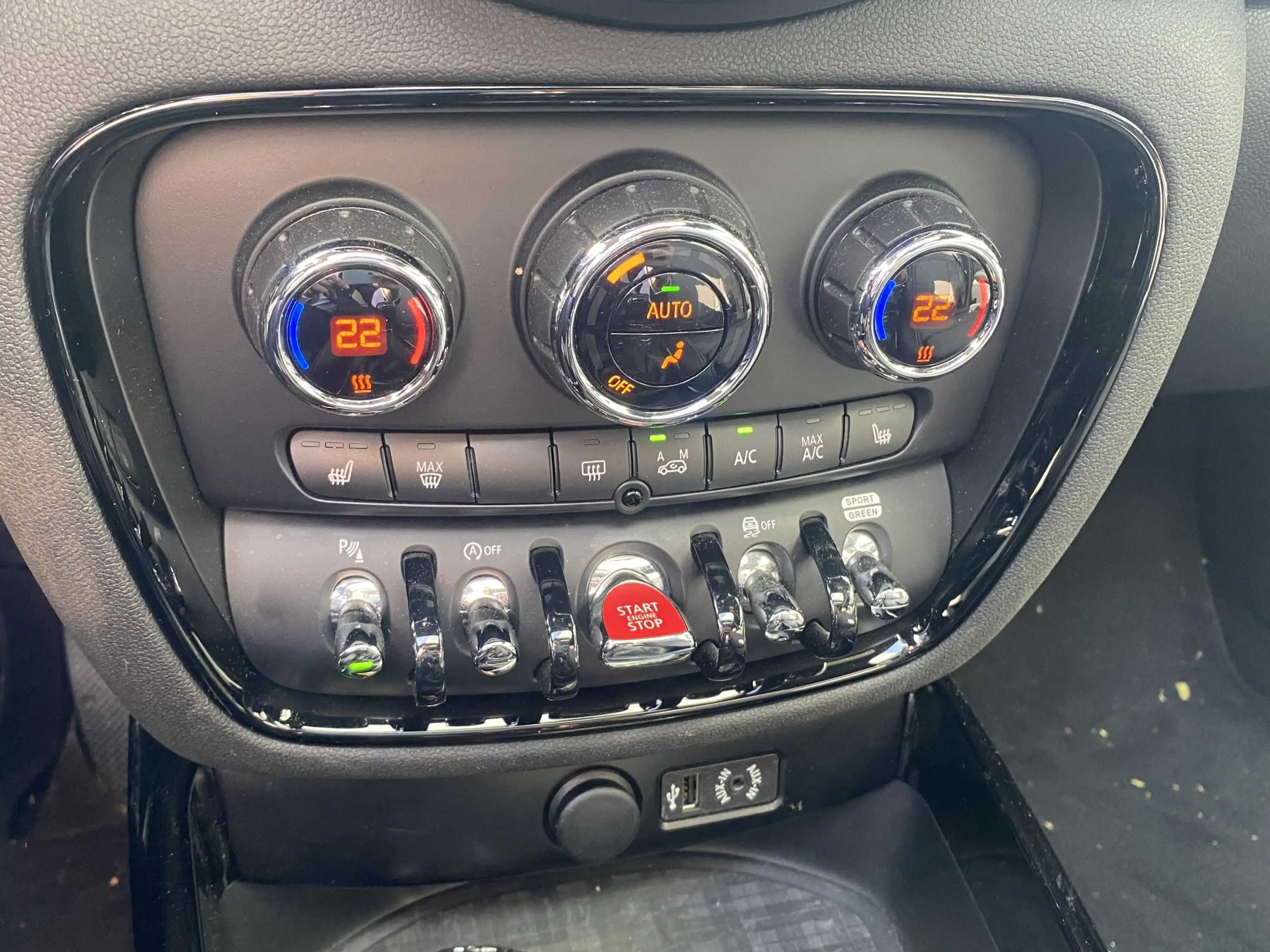 MINI Cooper Clubman 1.5 Chili Serious Business — photo 4
