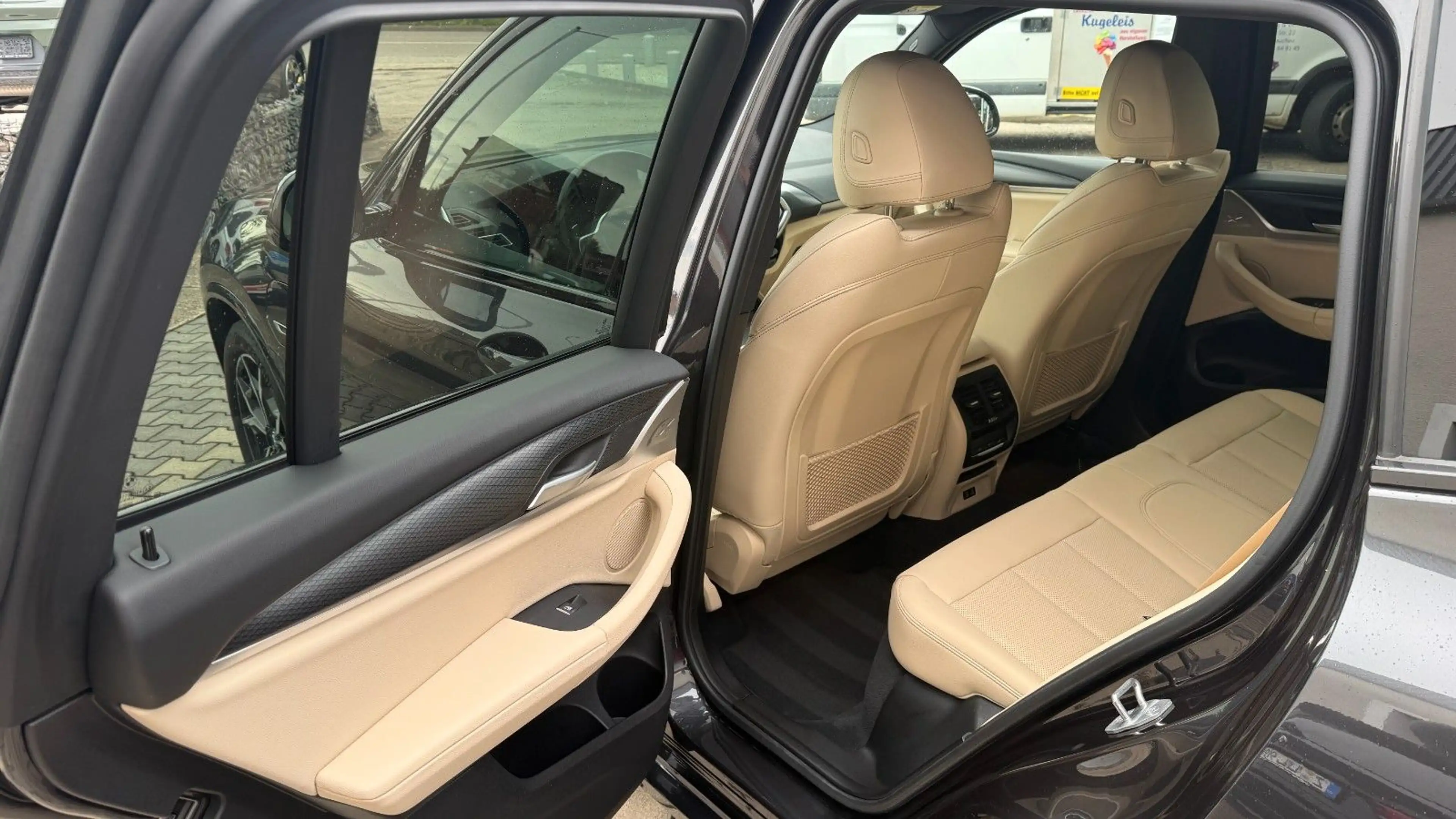 BMW X3 xDr 30e M Sport Kam AHK Navi LED Autom — photo 13