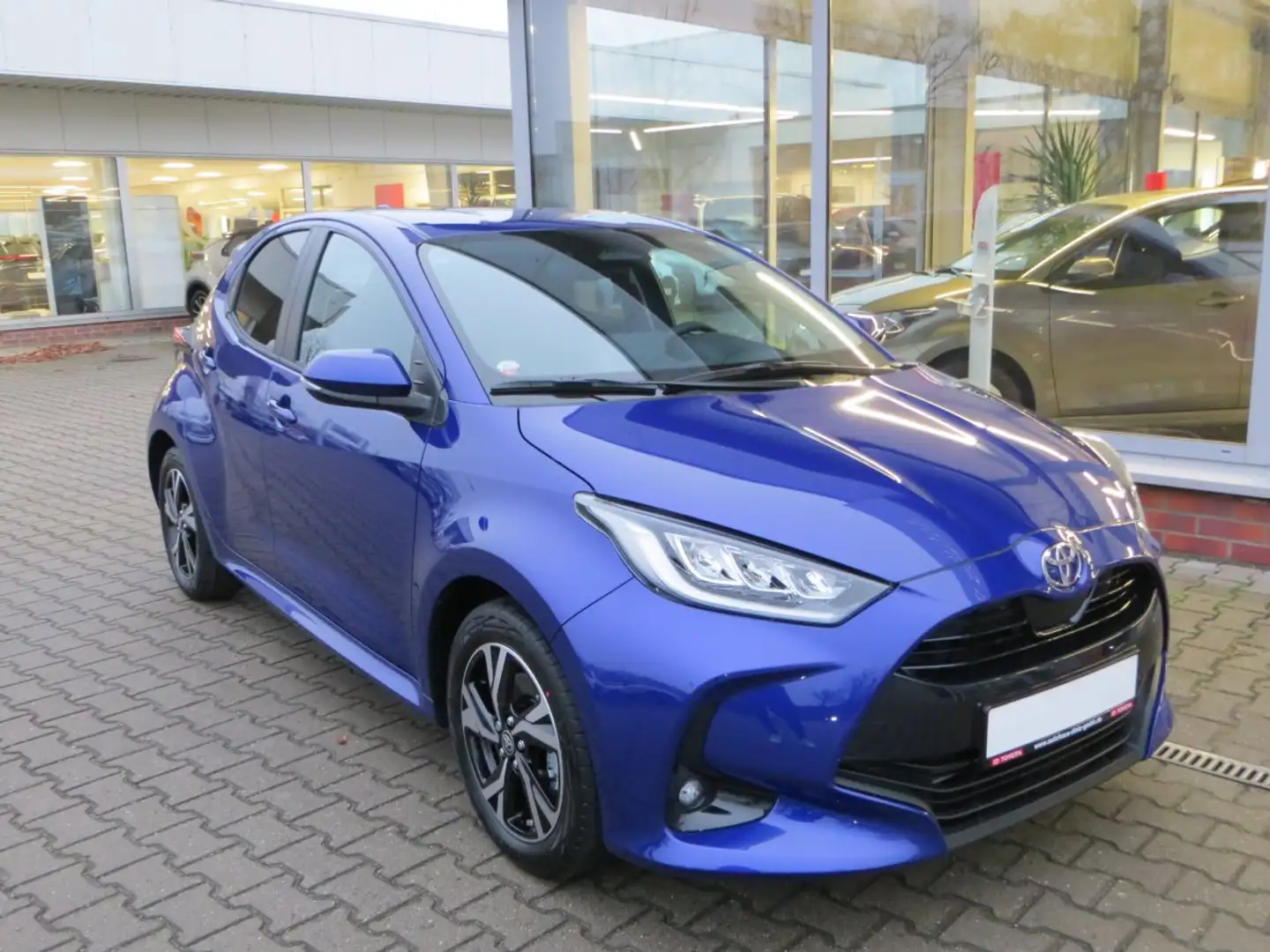 Toyota Yaris 1.5 Dual-VVT-iE (Hybrid) Team D (EURO 6d) Blau - 2