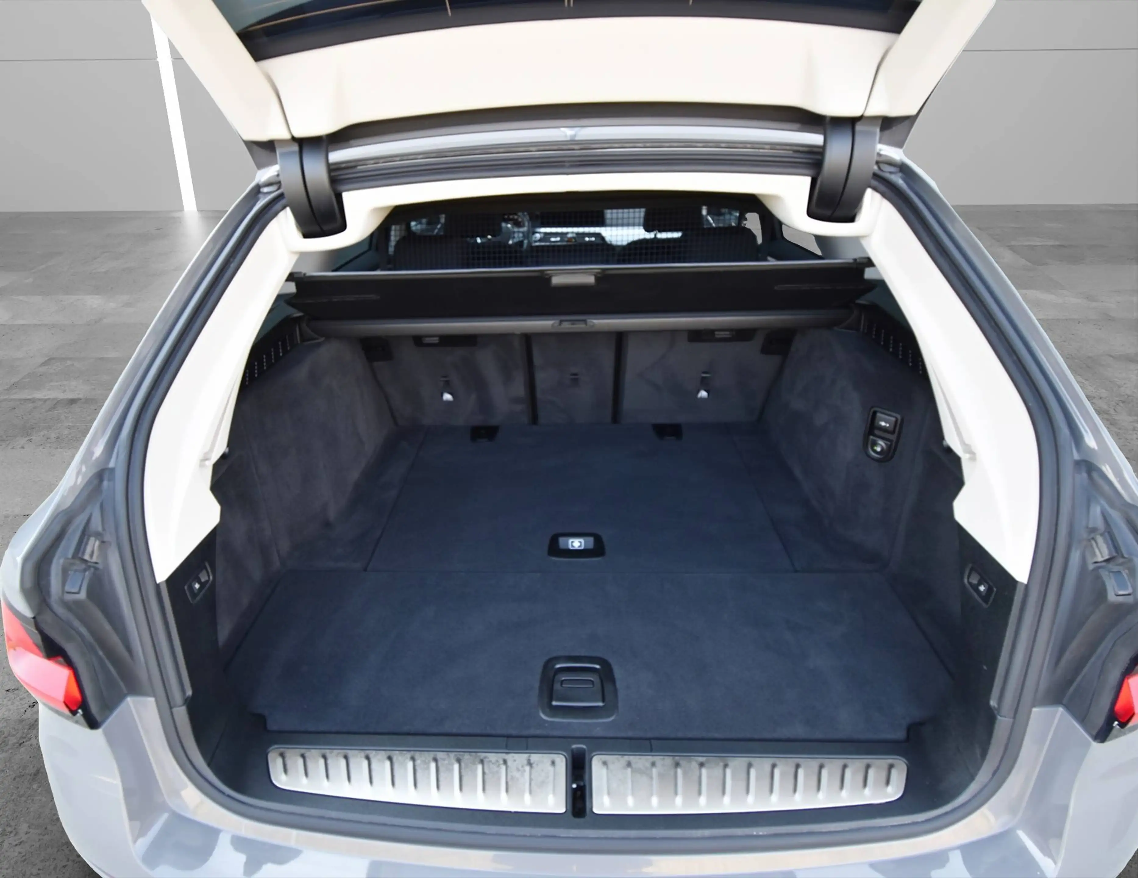 BMW 530 d 48 V Touring xDrive Aut.**ERSTBESITZ*LEASING** — photo 11