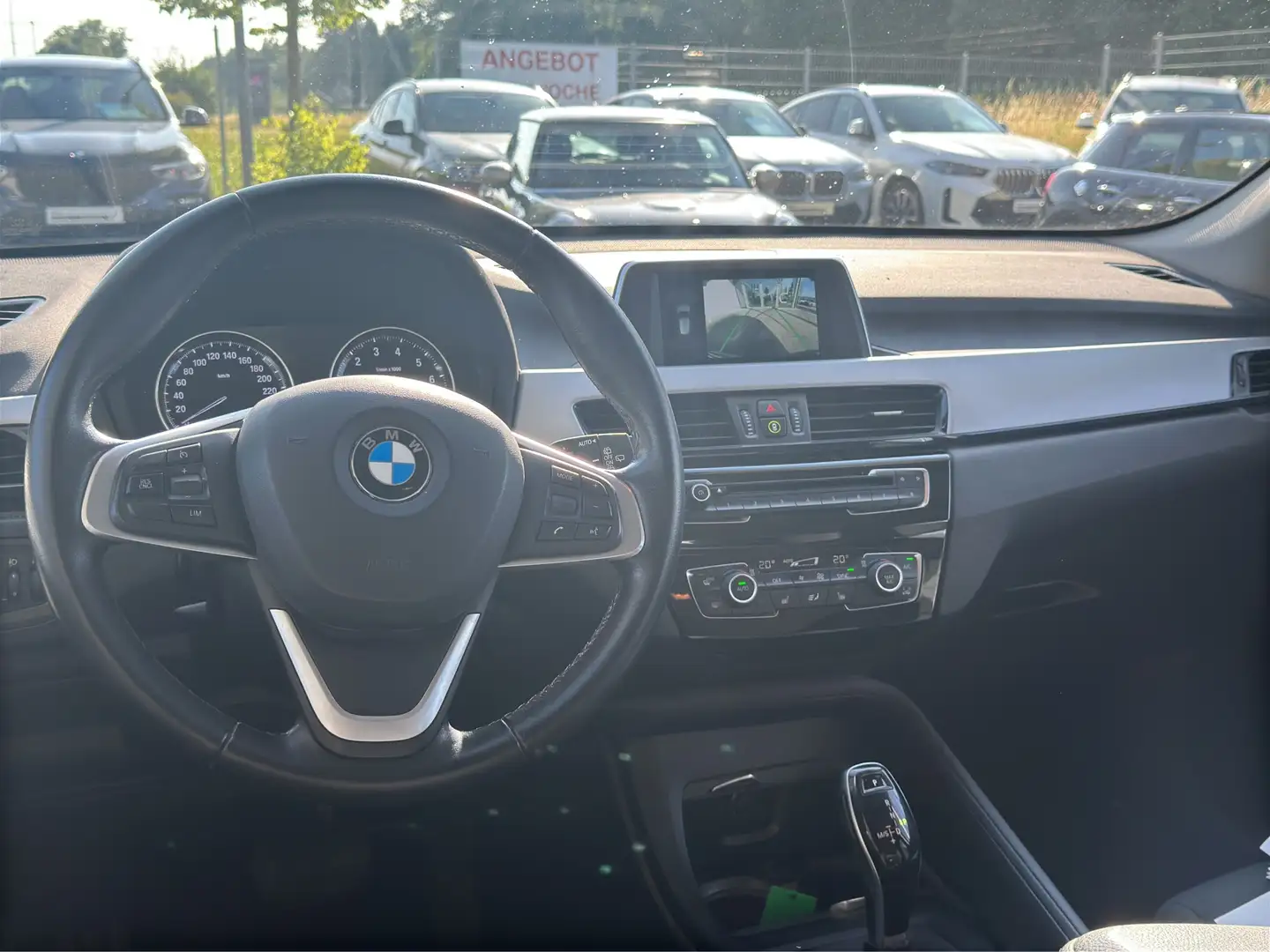 BMW X1 sDrive 18i PDC Sitzheizung Rückfahrkamera Grau - 2