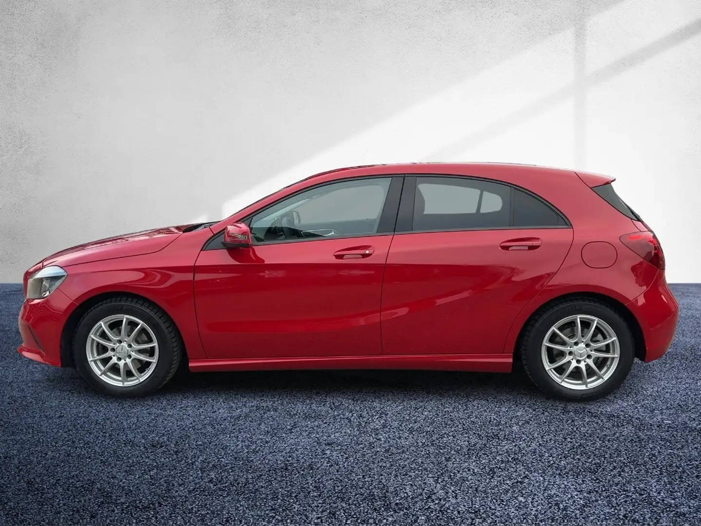 Mercedes-Benz A 180 CGI AHK Shz RKam Klima BT-Telefonie Rot - 2