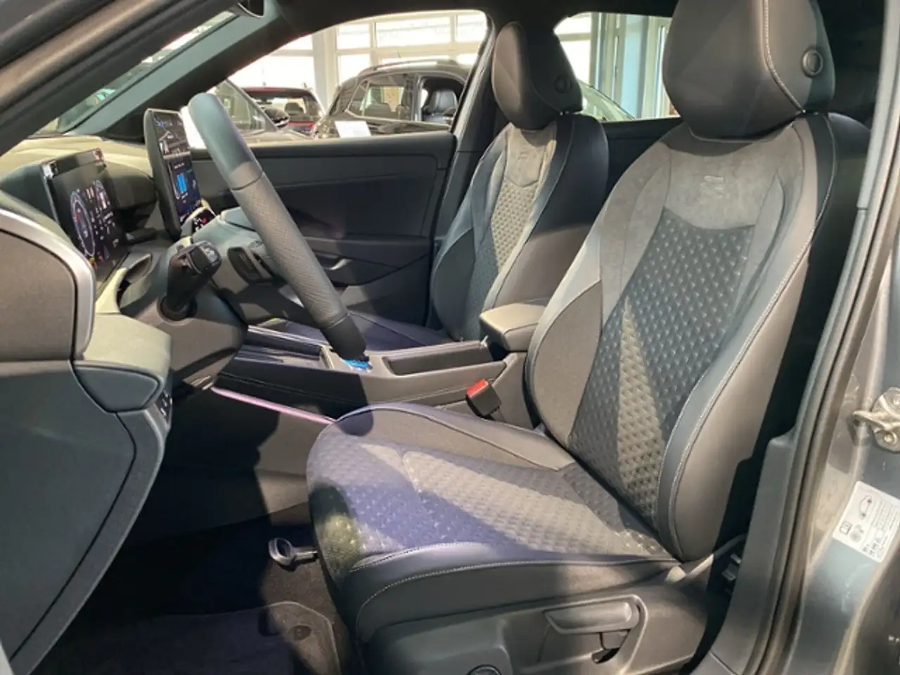 Volkswagen T-Roc R-Line 1.5 eTSI AHK Kamera AppConnect Easy Open A, миниатюра 9