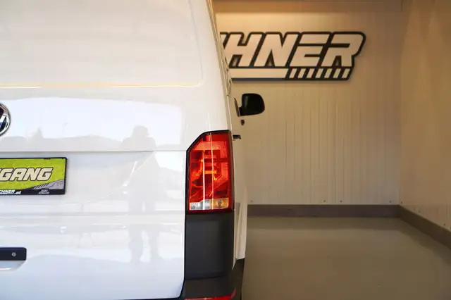 Volkswagen Transporter view 6