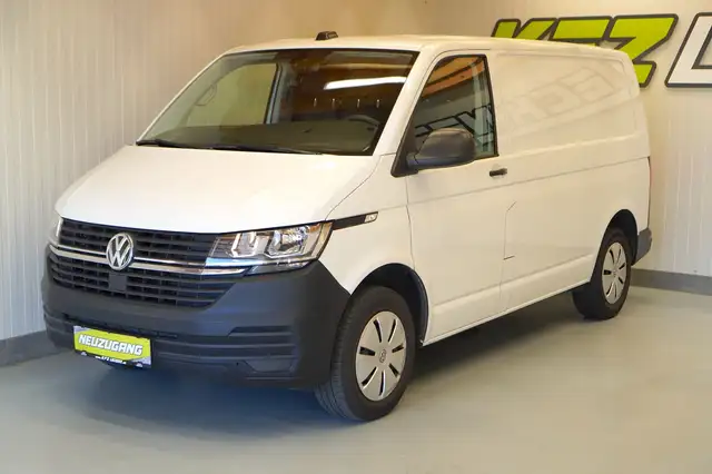 Volkswagen Transporter view 11