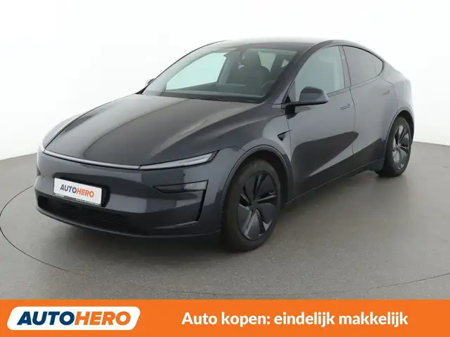 Tesla Model Y Long Range Dual AWD Premium