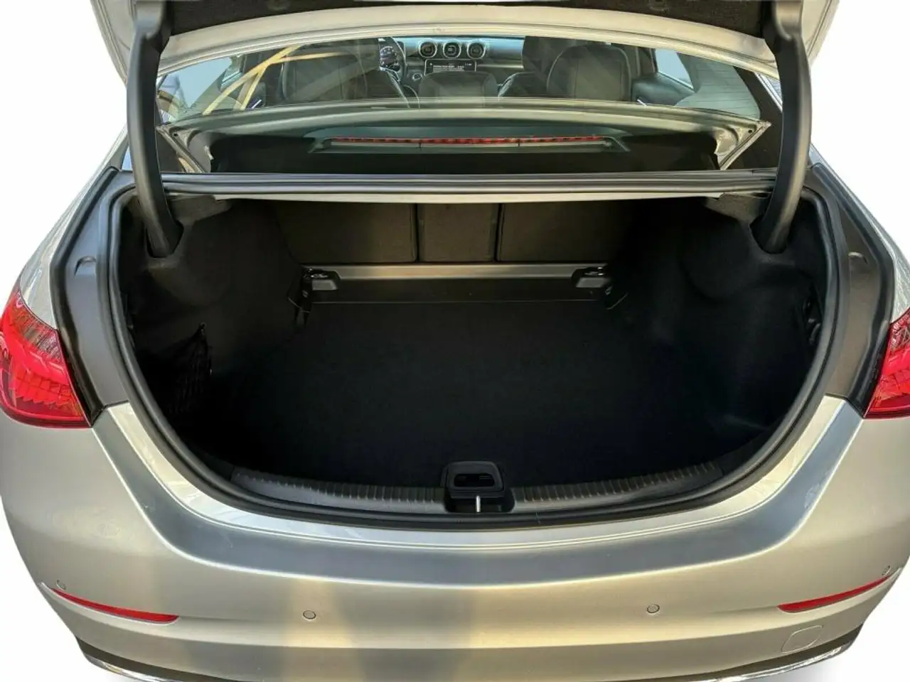 Mercedes-Benz C 180 AVANTGARDE/AHK/LED/MBUX 11
